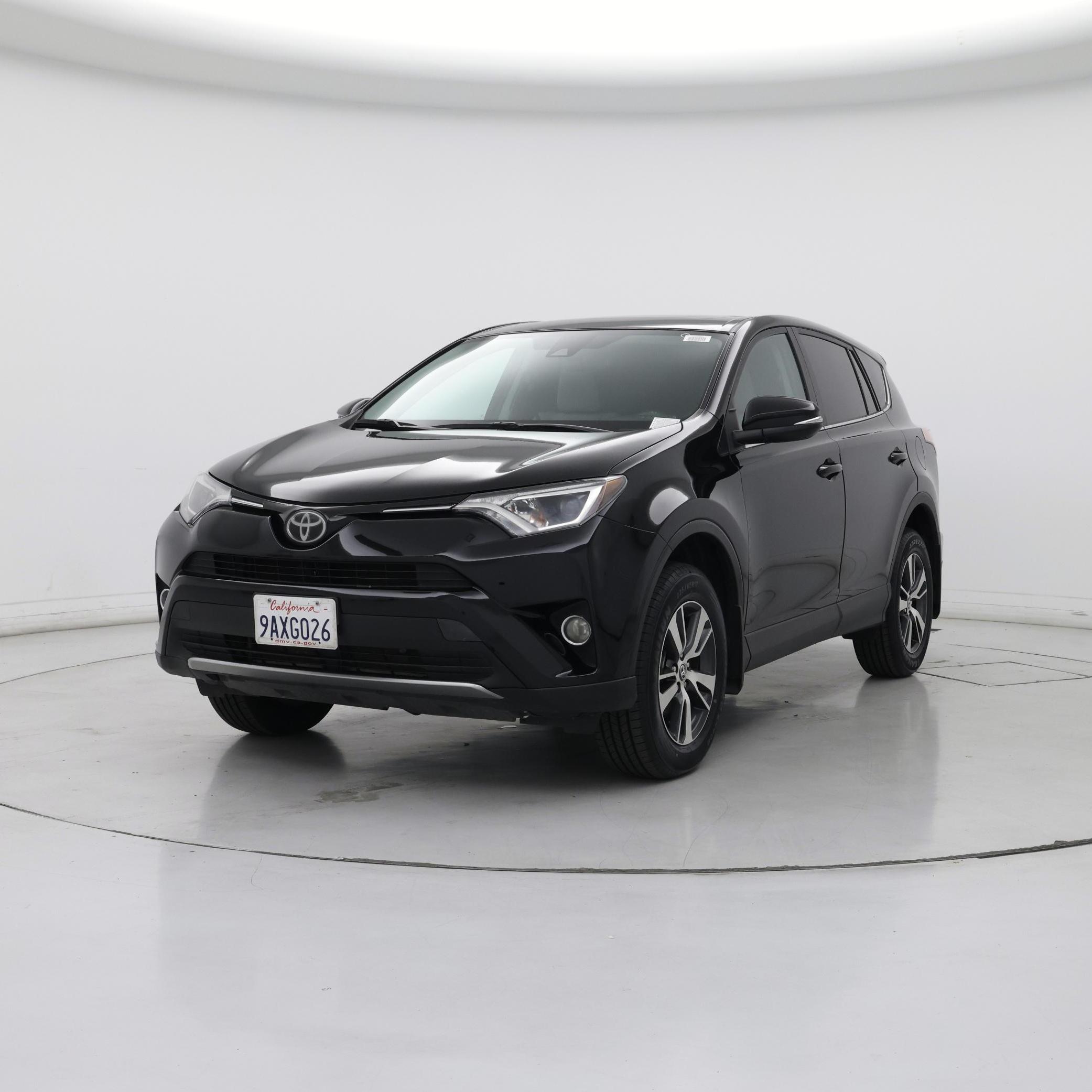Thumbnail: 2018 Toyota RAV4 - 4