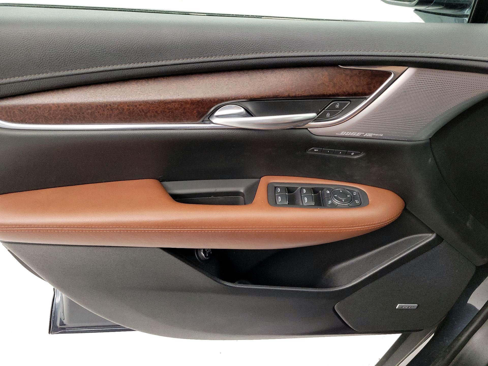 Thumbnail: 2021 Cadillac XT5 - 12