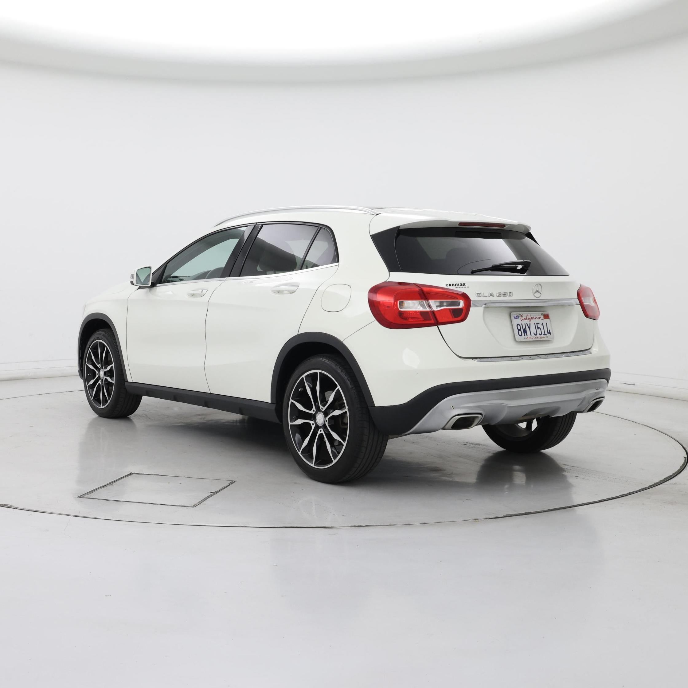 Thumbnail: 2016 Mercedes-Benz GLA - 2