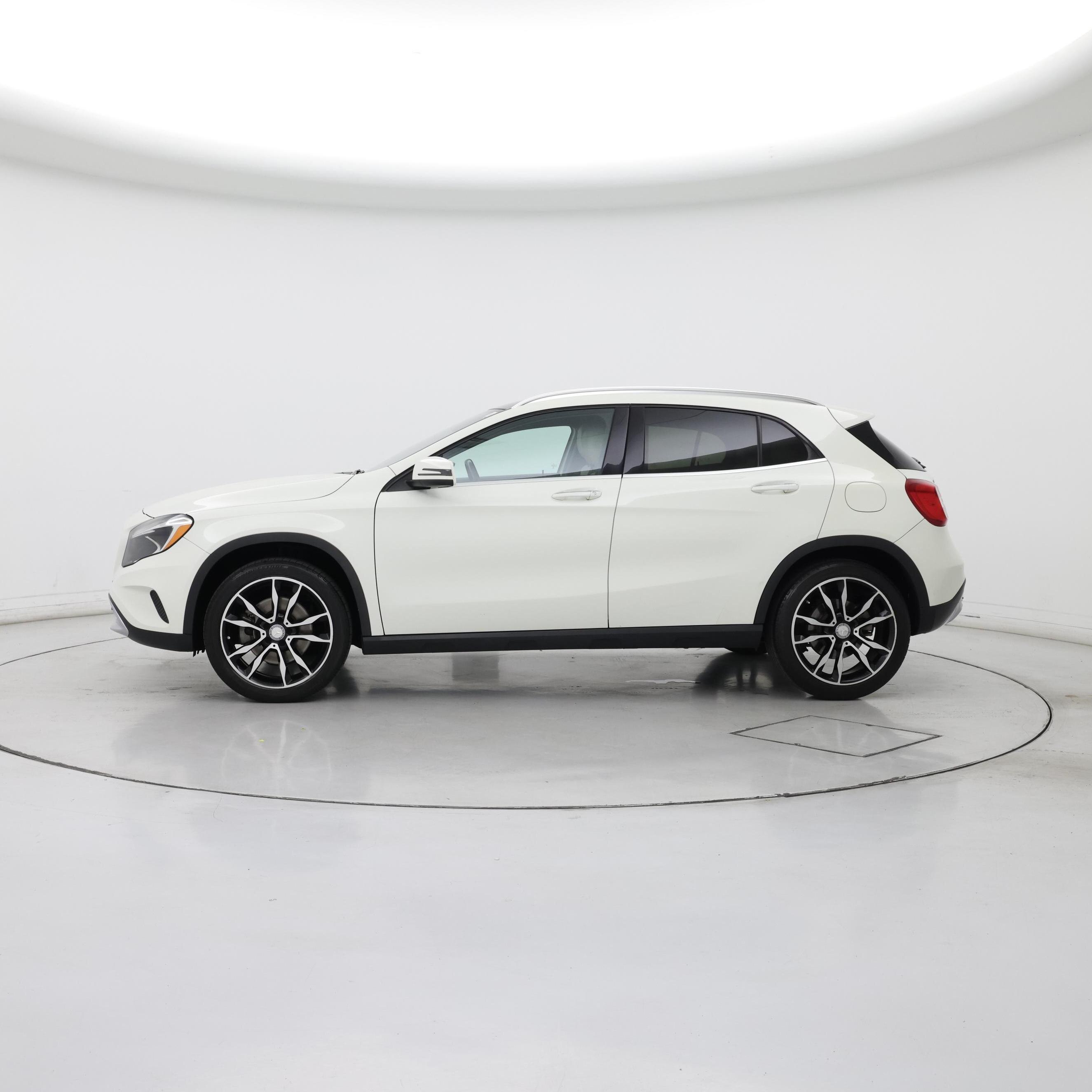 Thumbnail: 2016 Mercedes-Benz GLA - 3