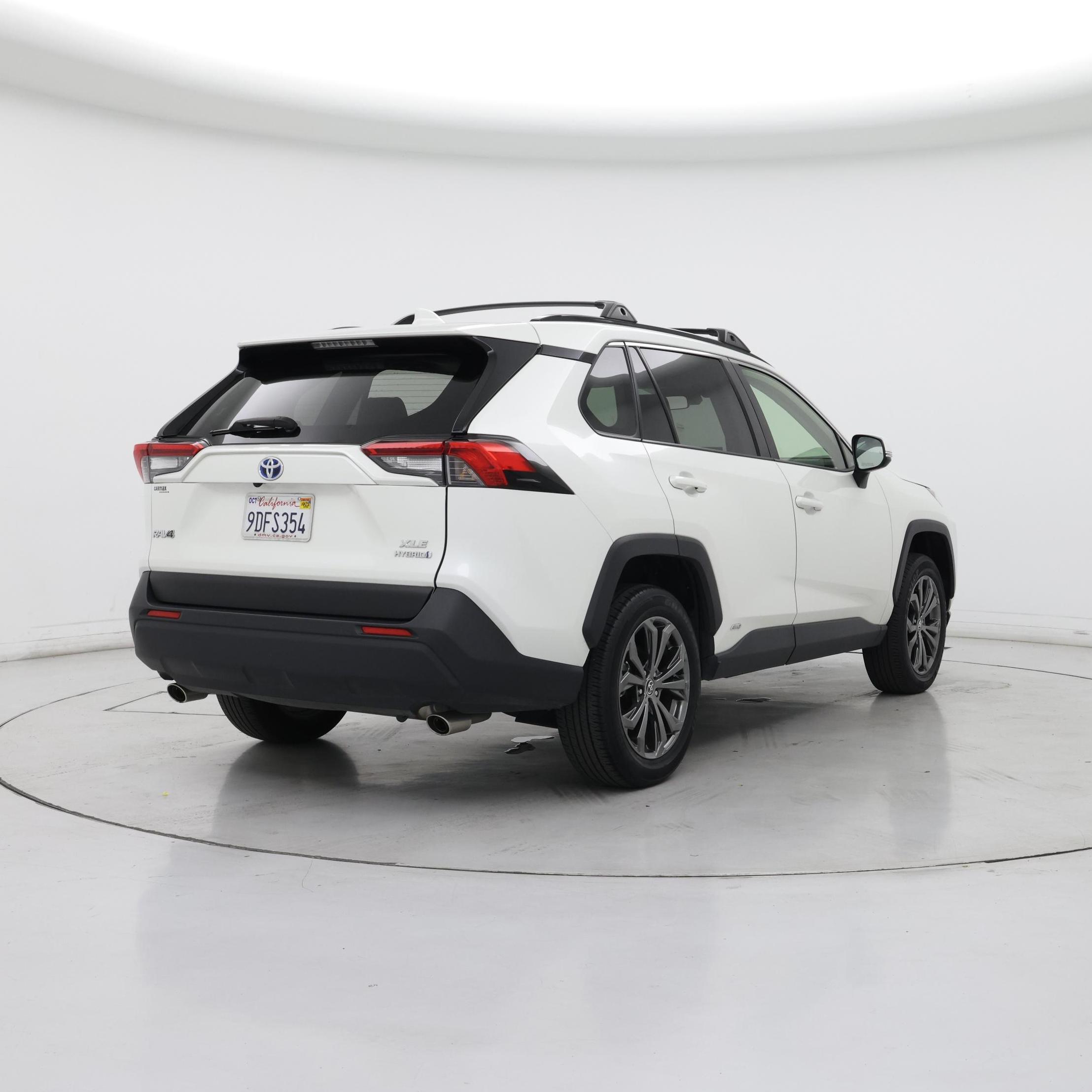 Thumbnail: 2022 Toyota RAV4 - 8