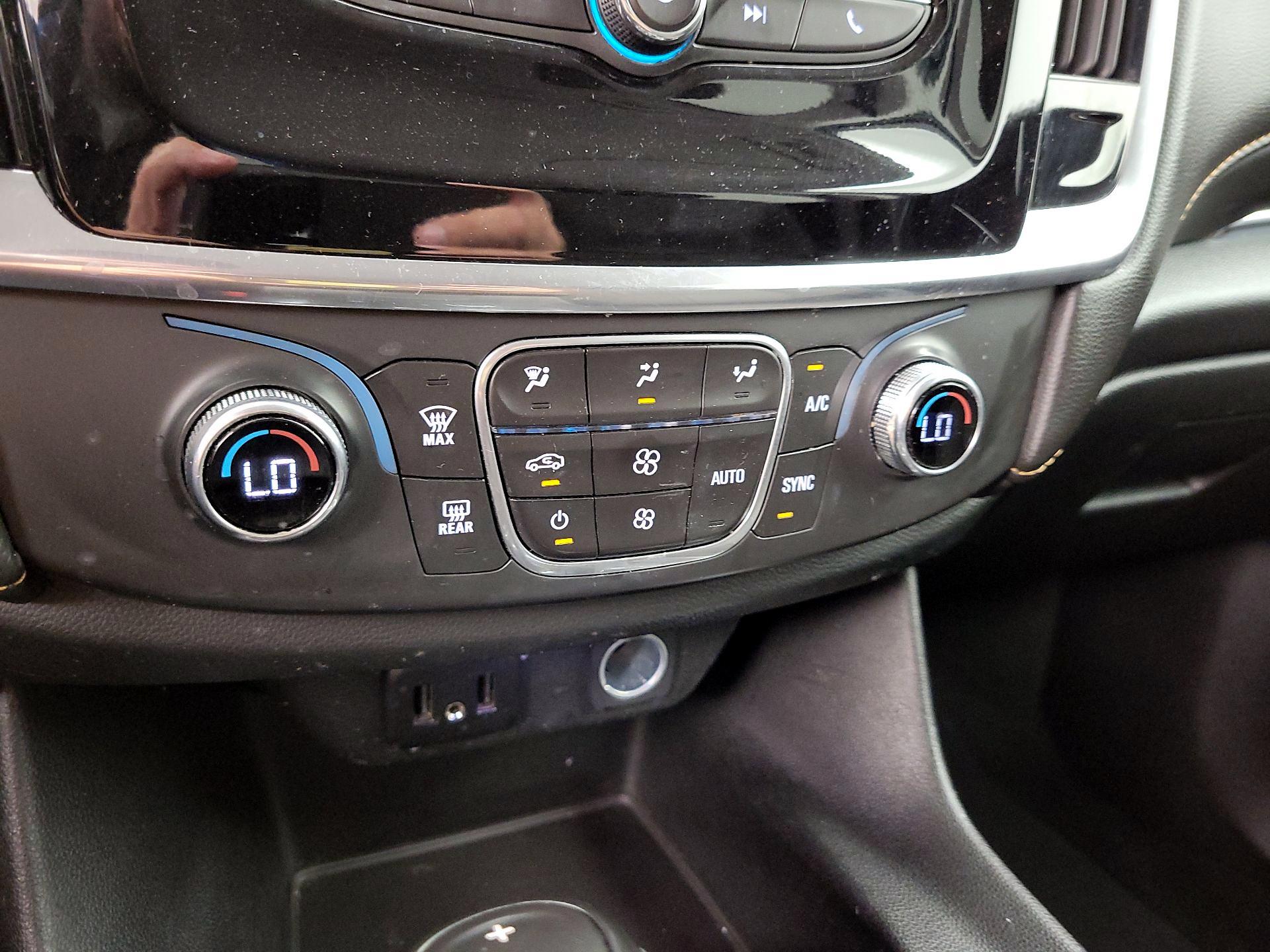 Thumbnail: 2020 Chevrolet Traverse - 16