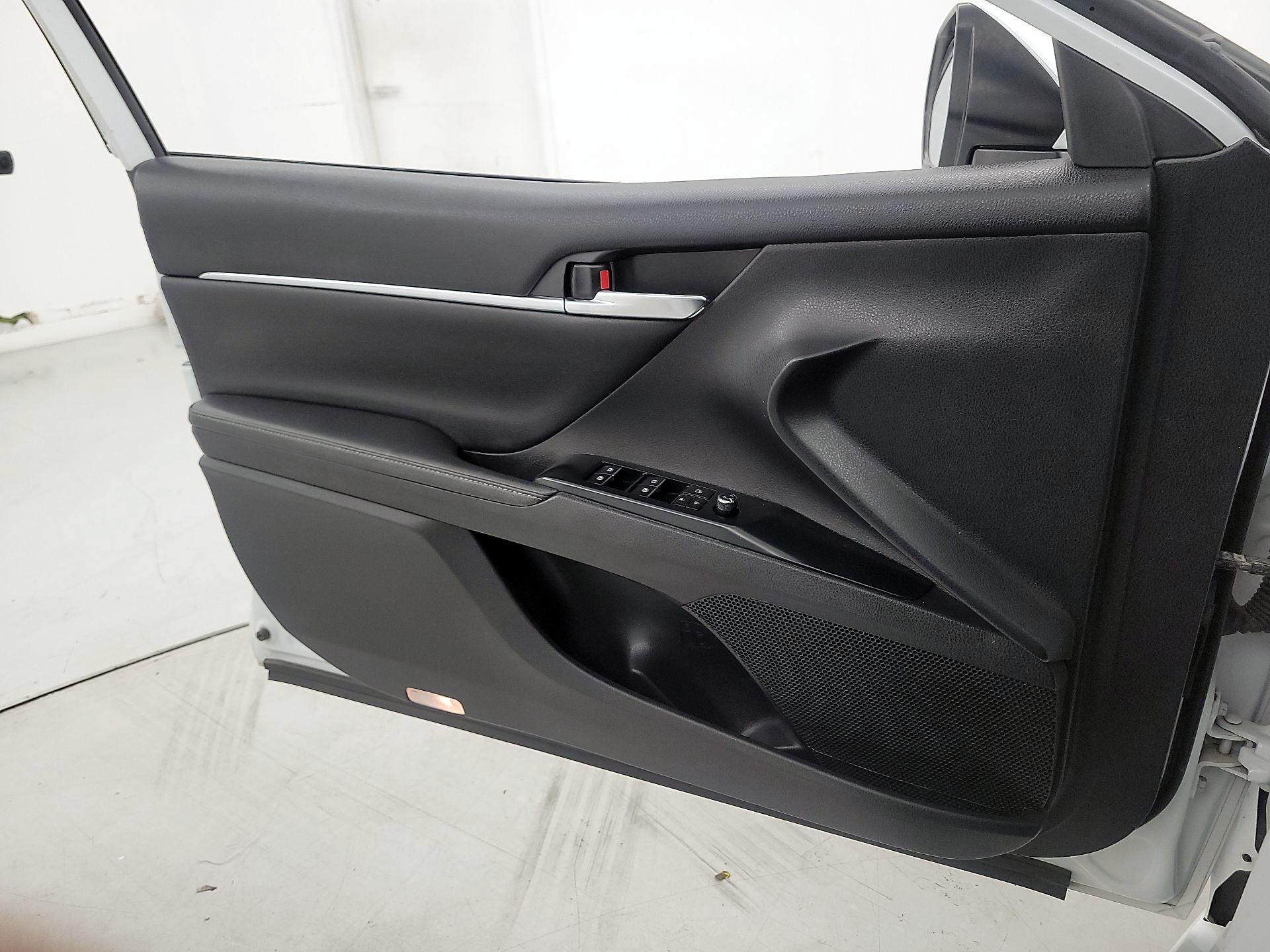 Thumbnail: 2019 Toyota Camry - 12