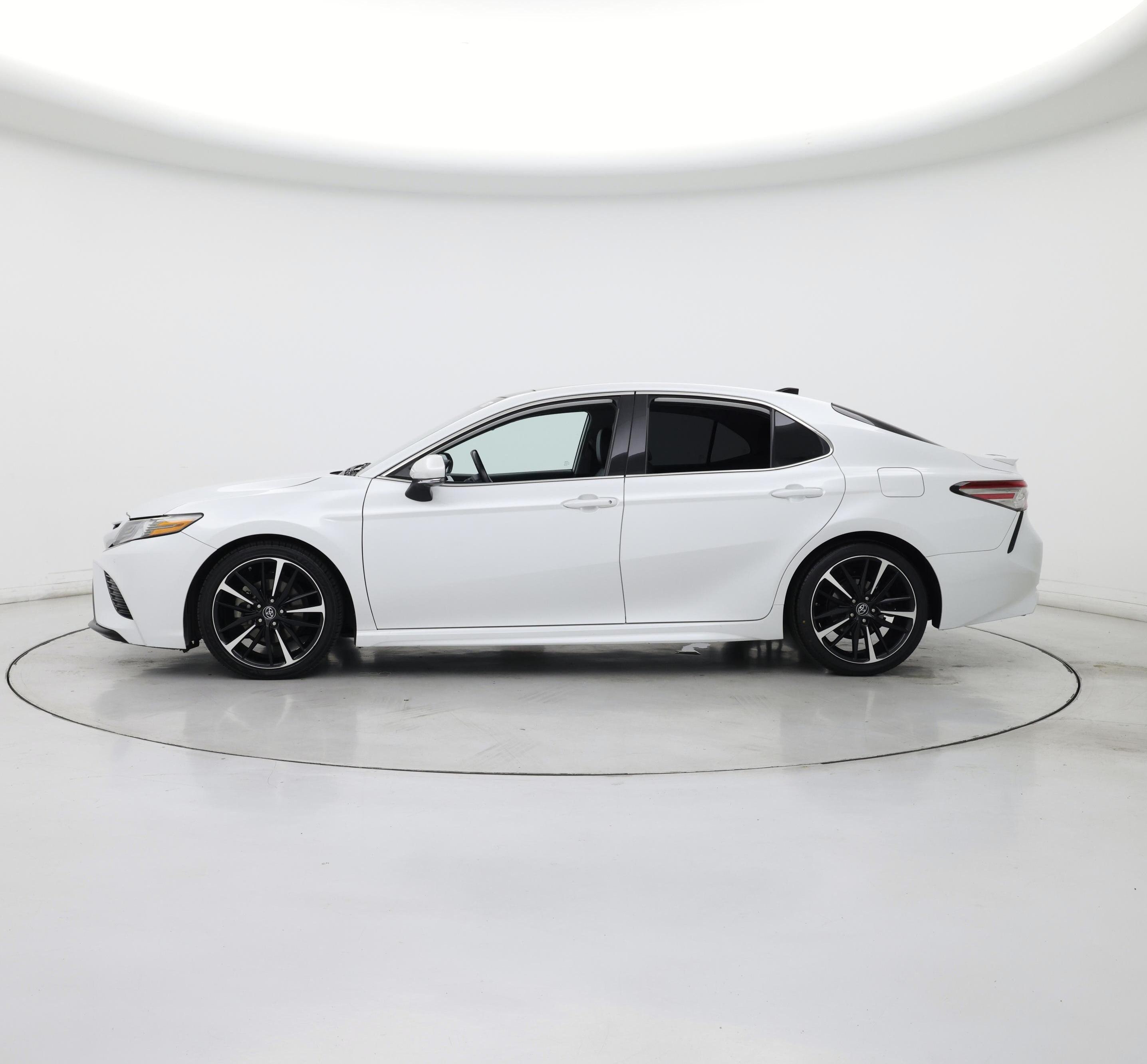 Thumbnail: 2019 Toyota Camry - 3