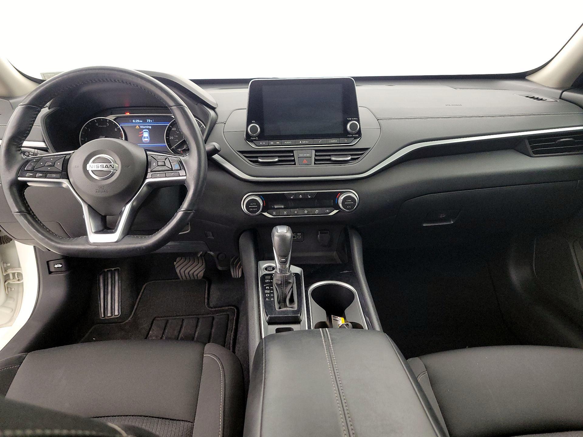 Thumbnail: 2020 Nissan Altima - 9