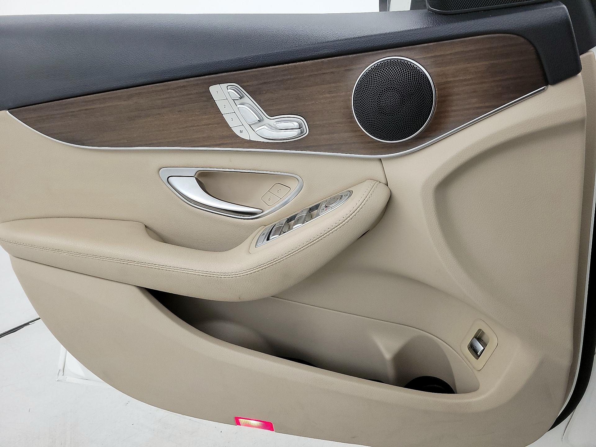 Thumbnail: 2019 Mercedes-Benz C-Class - 12
