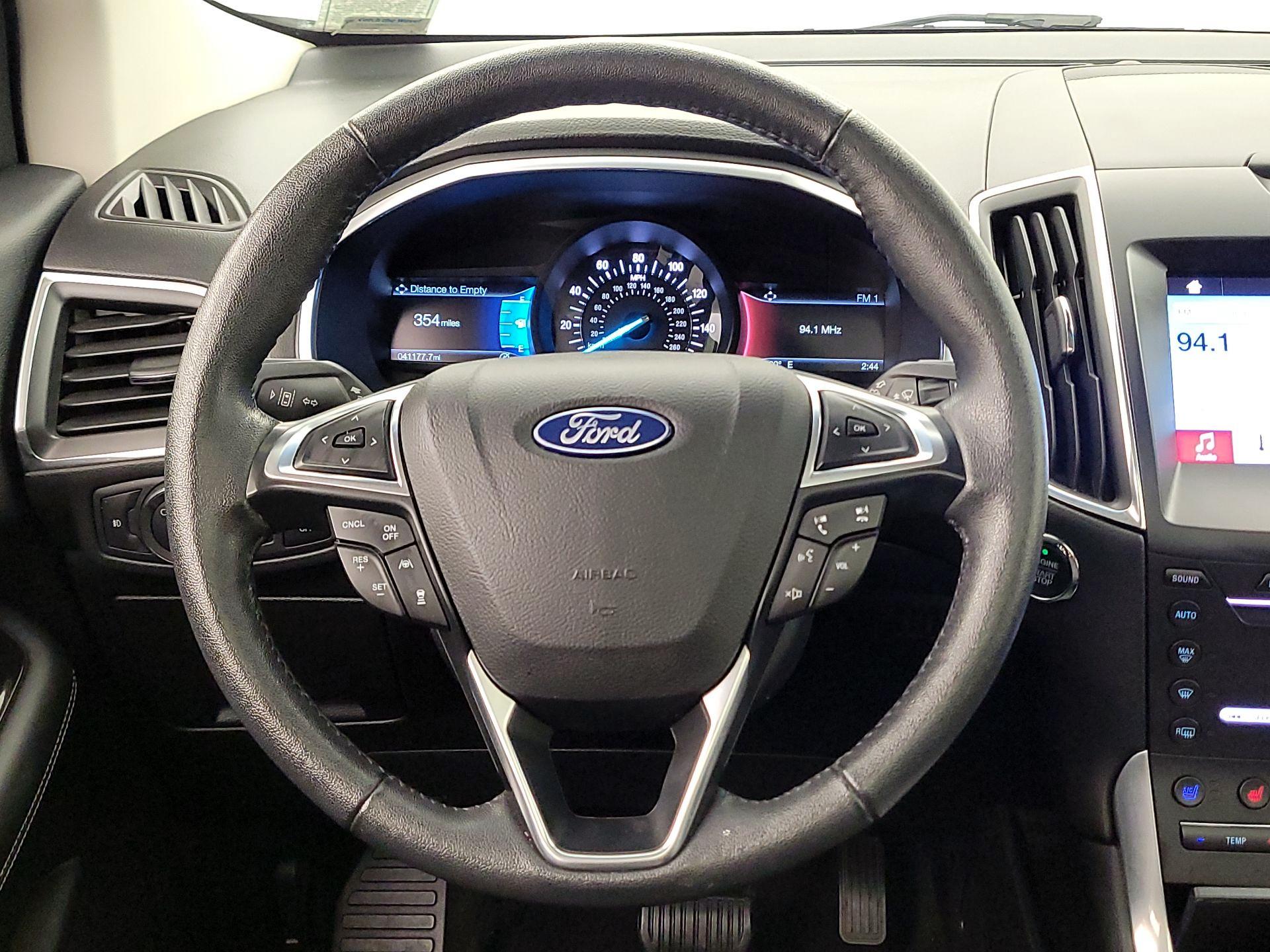 Thumbnail: 2019 Ford Edge - 10