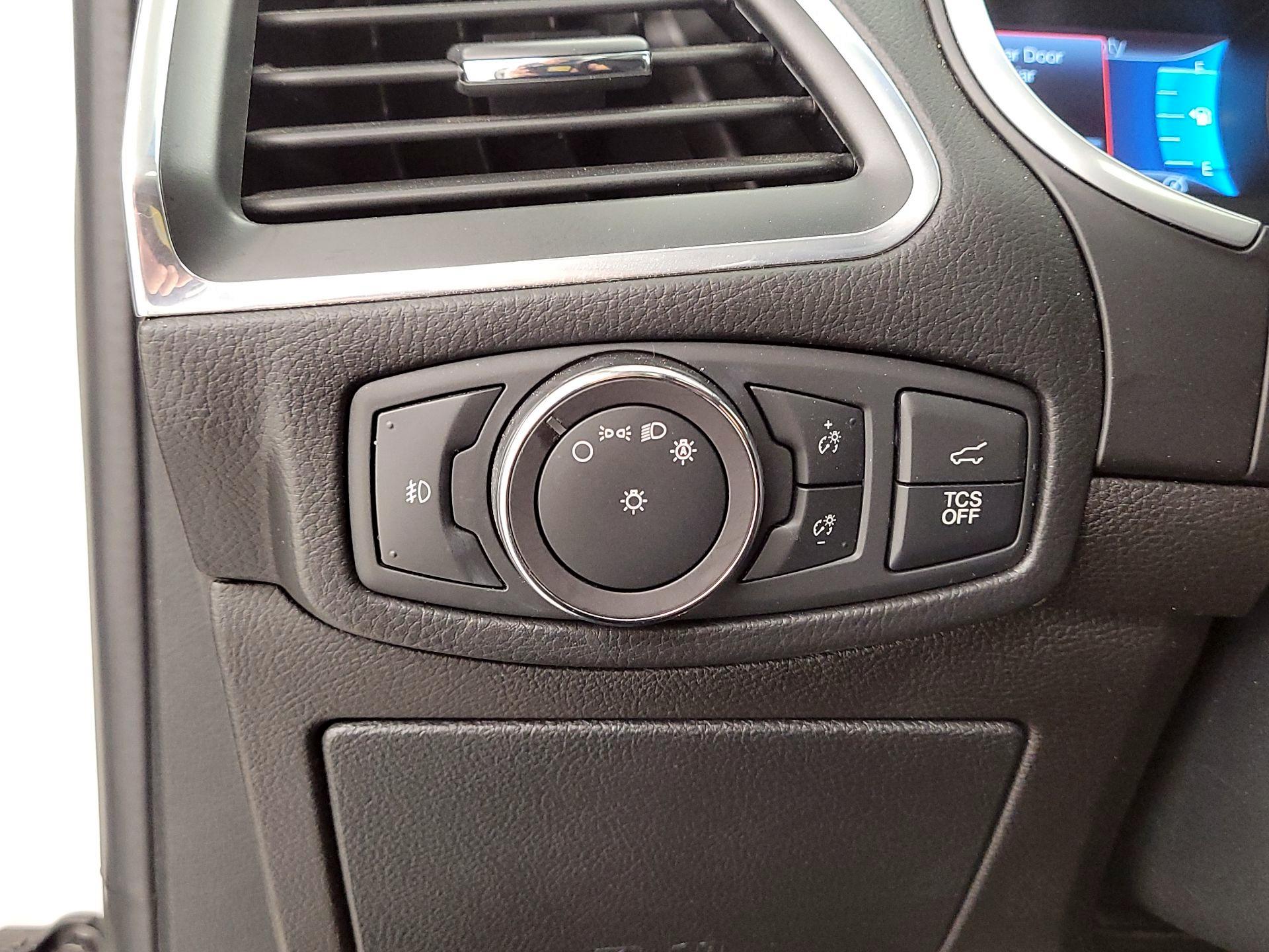 Thumbnail: 2019 Ford Edge - 13
