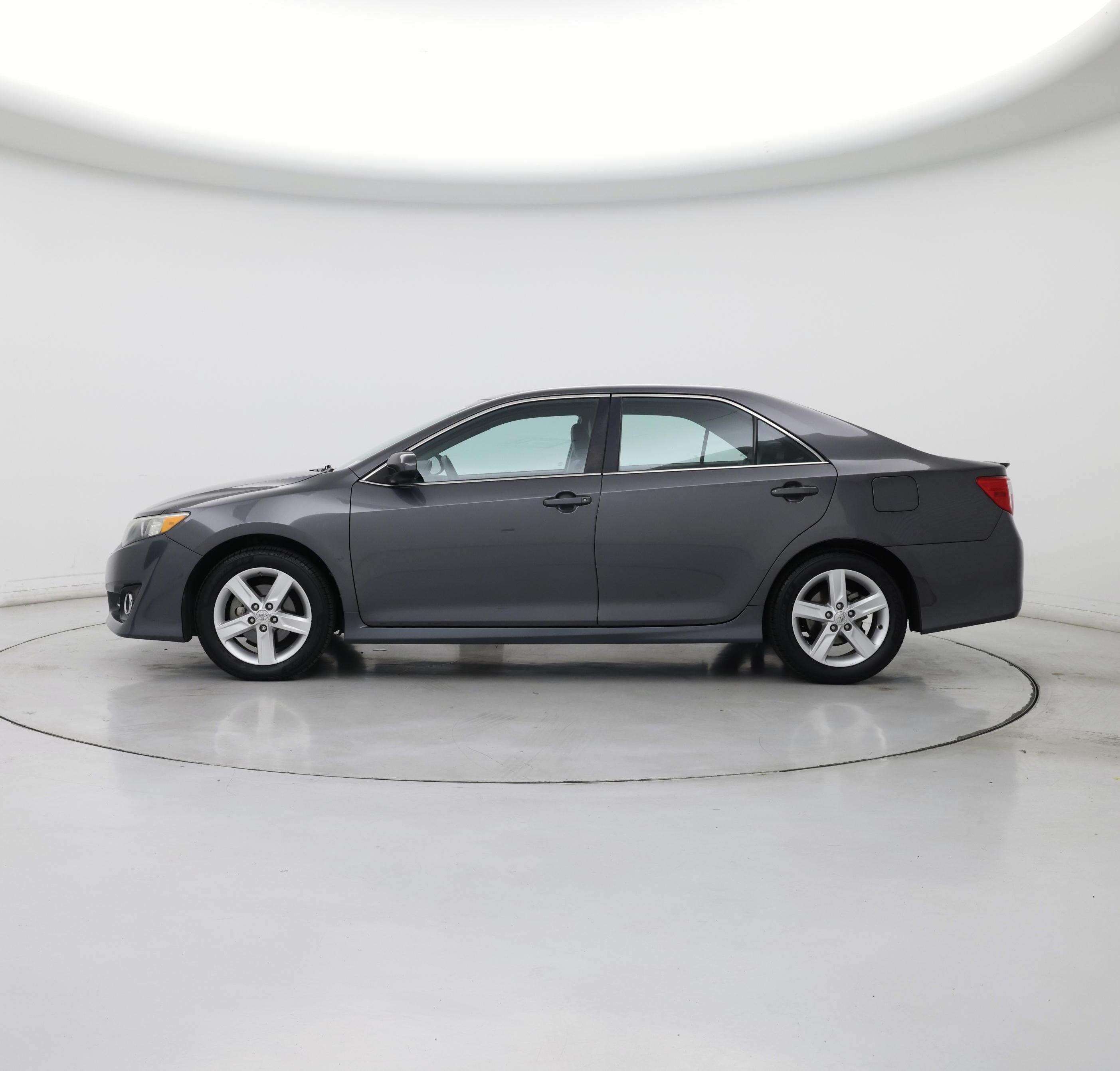 Thumbnail: 2013 Toyota Camry - 3