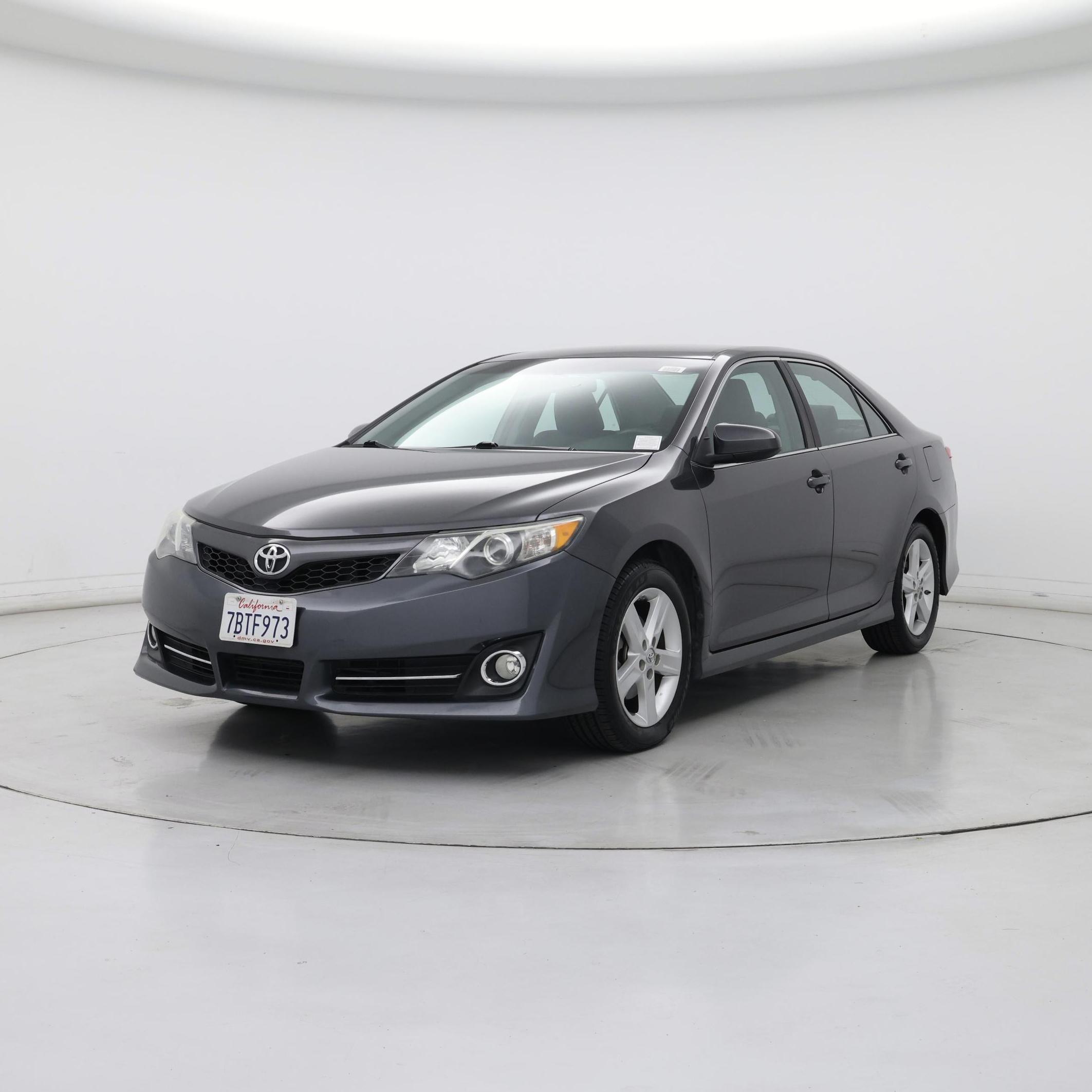 Thumbnail: 2013 Toyota Camry - 4