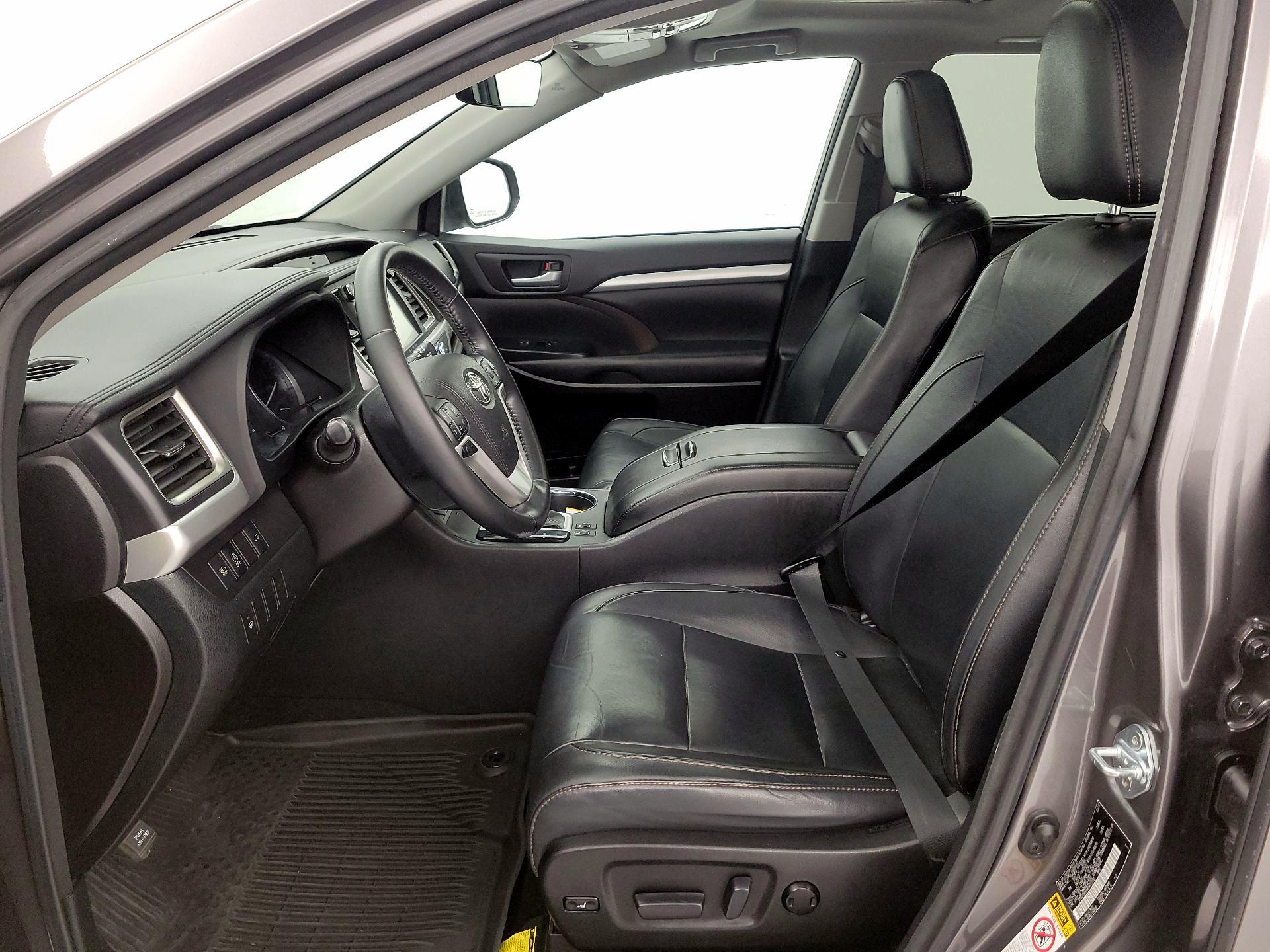 Thumbnail: 2017 Toyota Highlander - 11