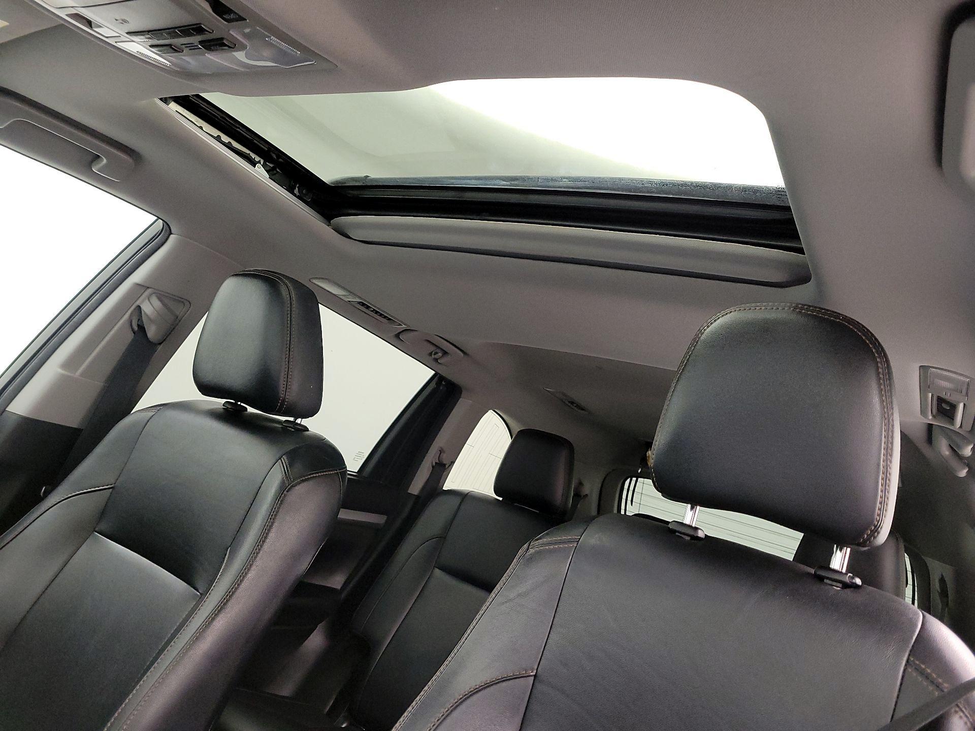 Thumbnail: 2017 Toyota Highlander - 20