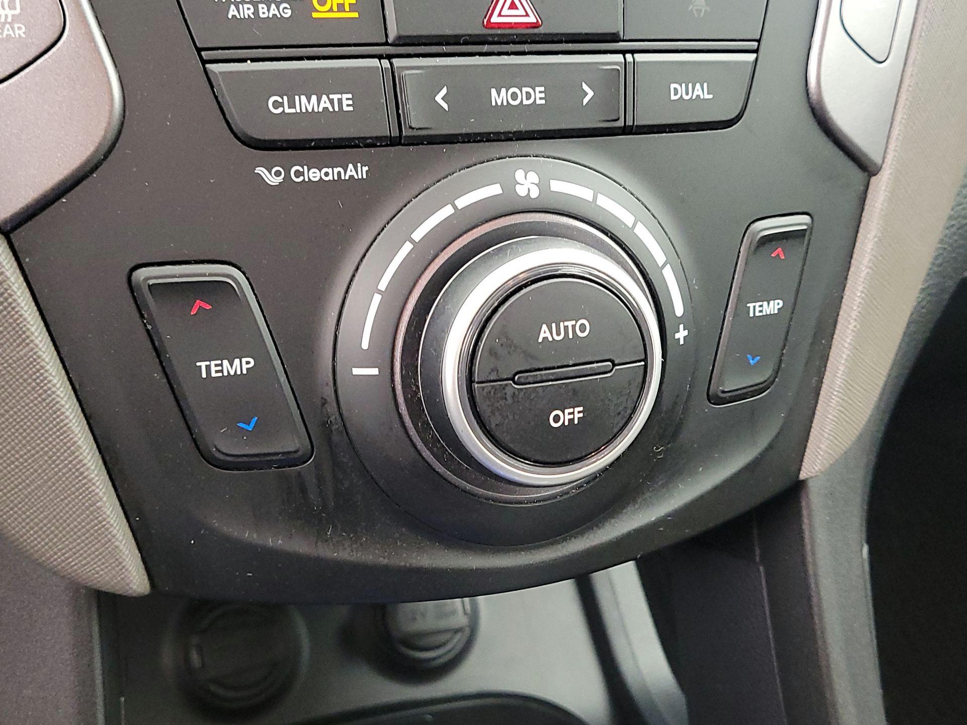 Thumbnail: 2014 Hyundai Santa Fe - 17