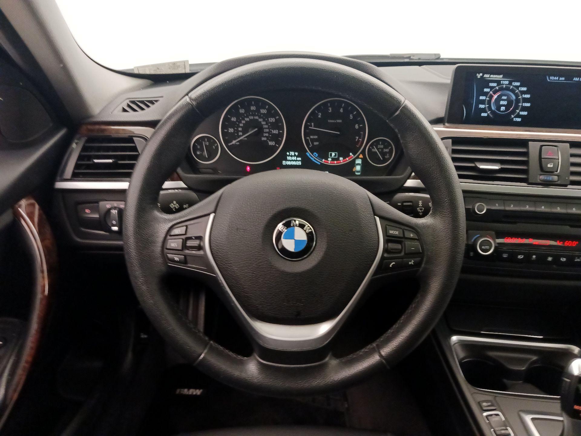 Thumbnail: 2014 BMW 3 Series - 10