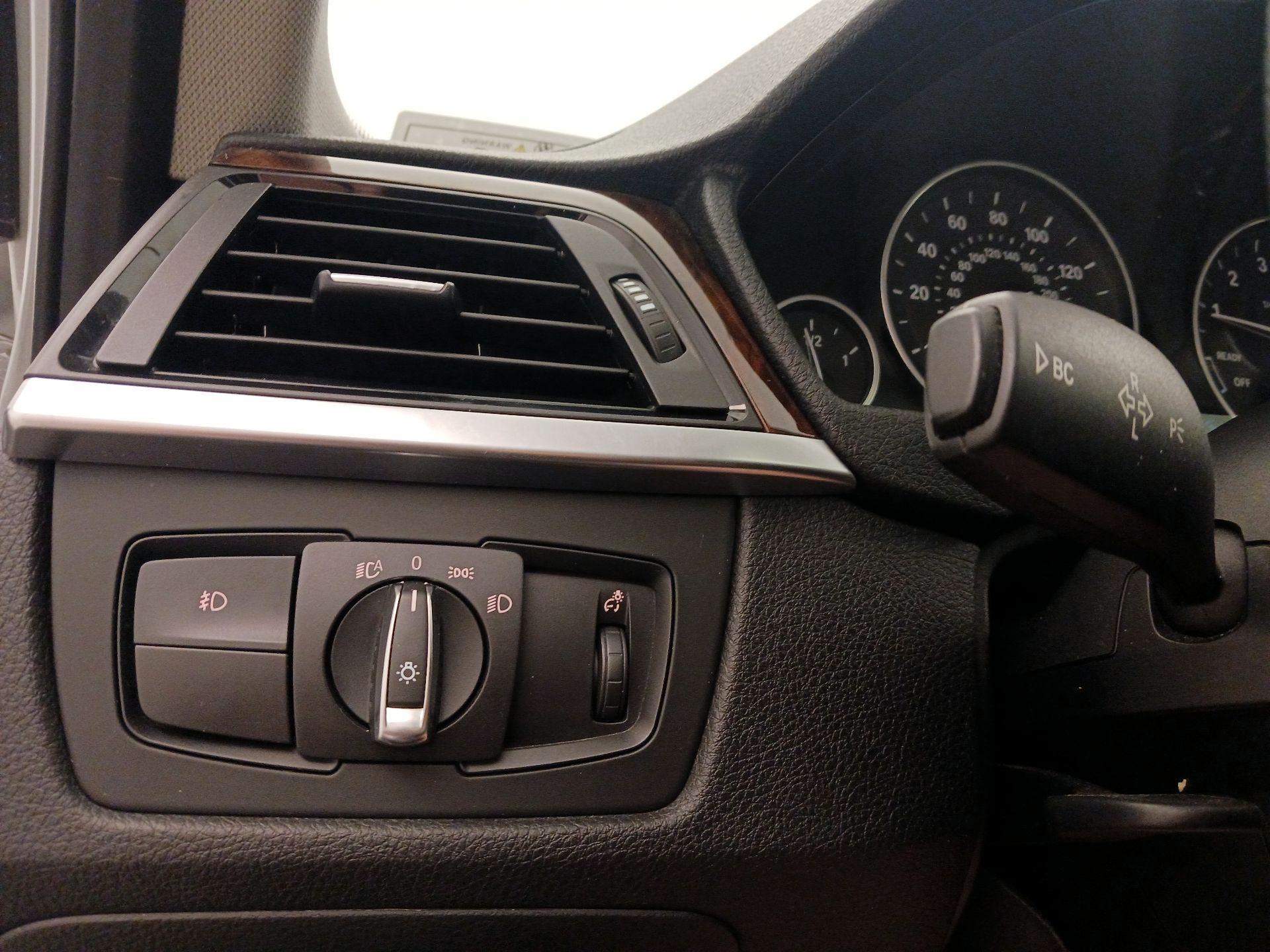 Thumbnail: 2014 BMW 3 Series - 13
