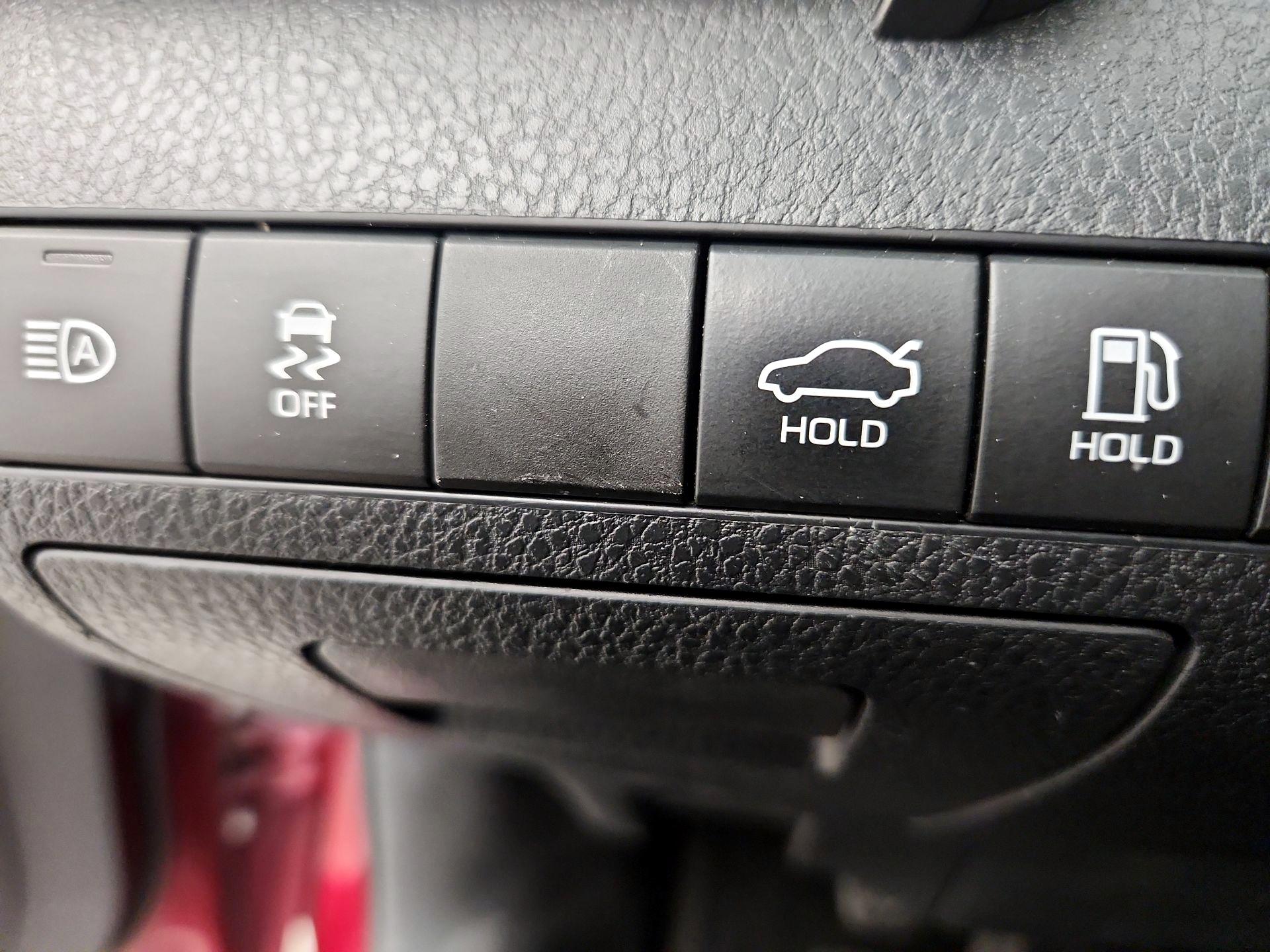 Thumbnail: 2019 Toyota Camry - 13