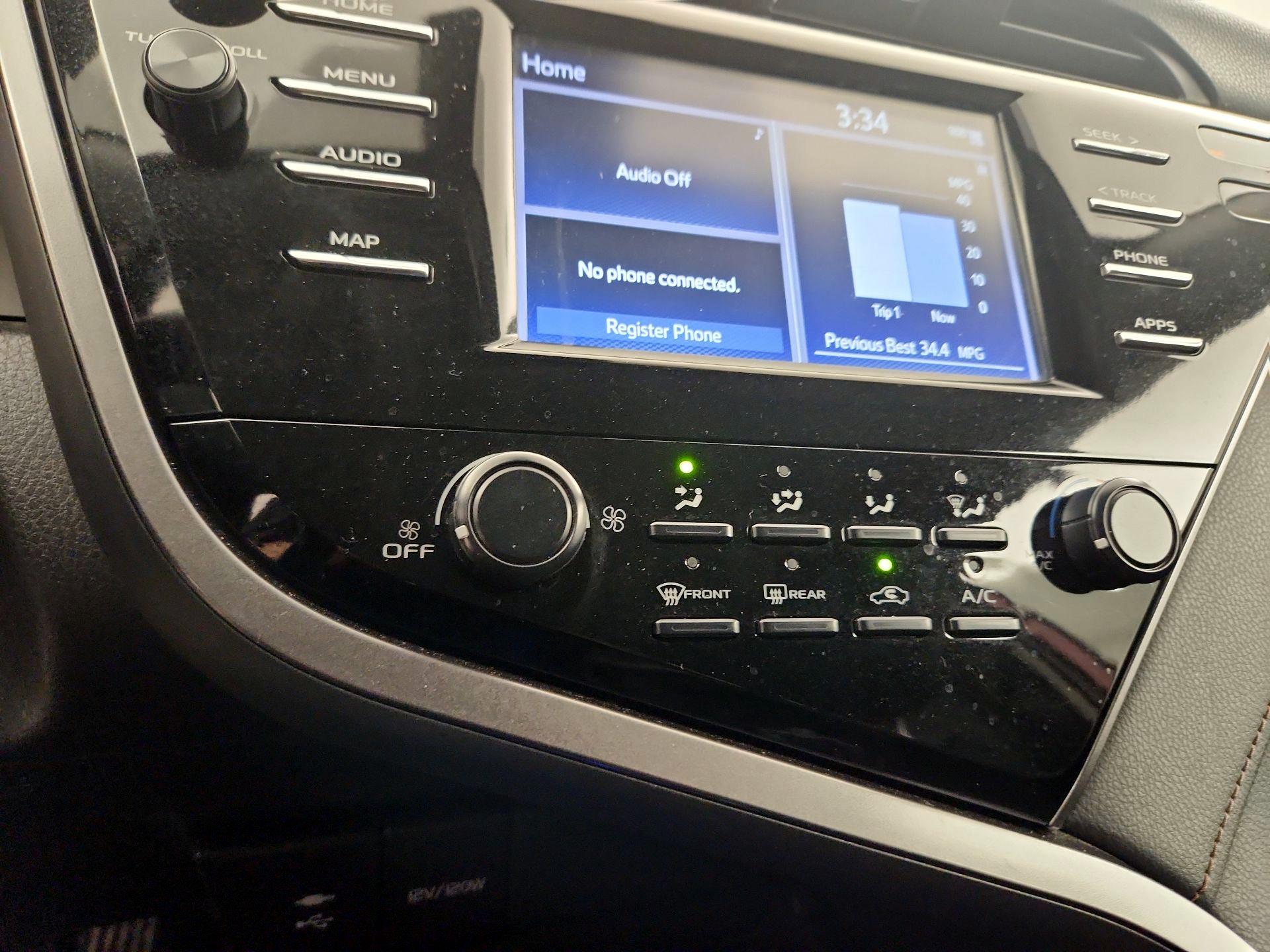 Thumbnail: 2019 Toyota Camry - 16