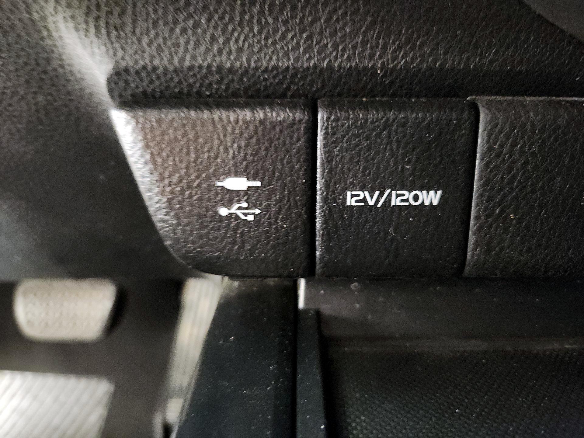 Thumbnail: 2019 Toyota Camry - 18