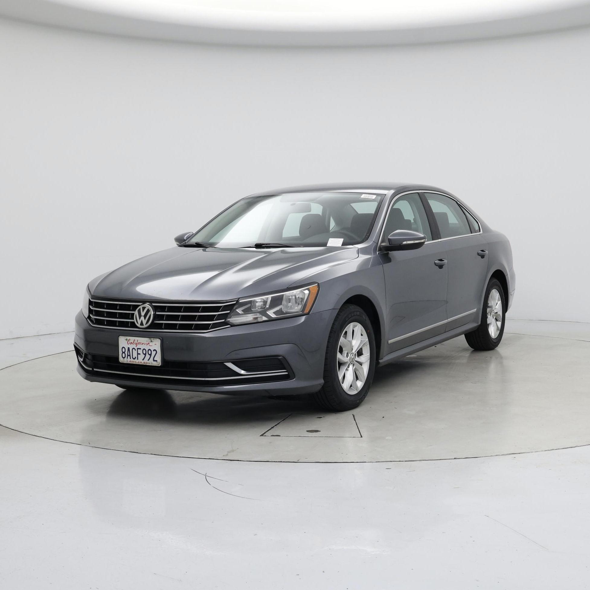 Thumbnail: 2017 Volkswagen Passat - 4
