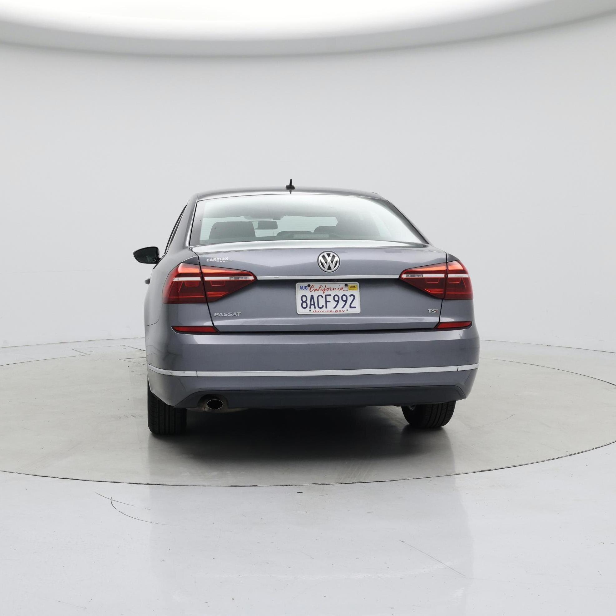 Thumbnail: 2017 Volkswagen Passat - 6
