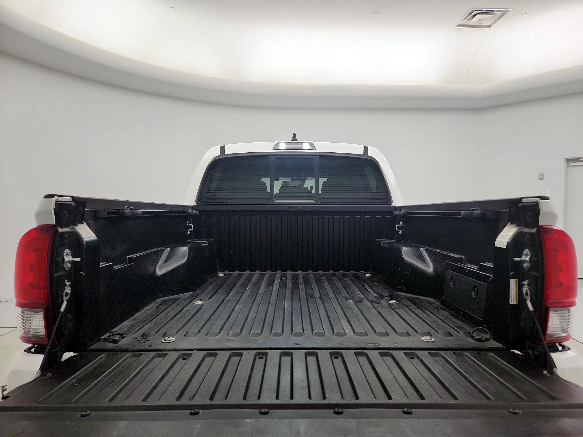 Thumbnail: 2022 Toyota Tacoma - 19