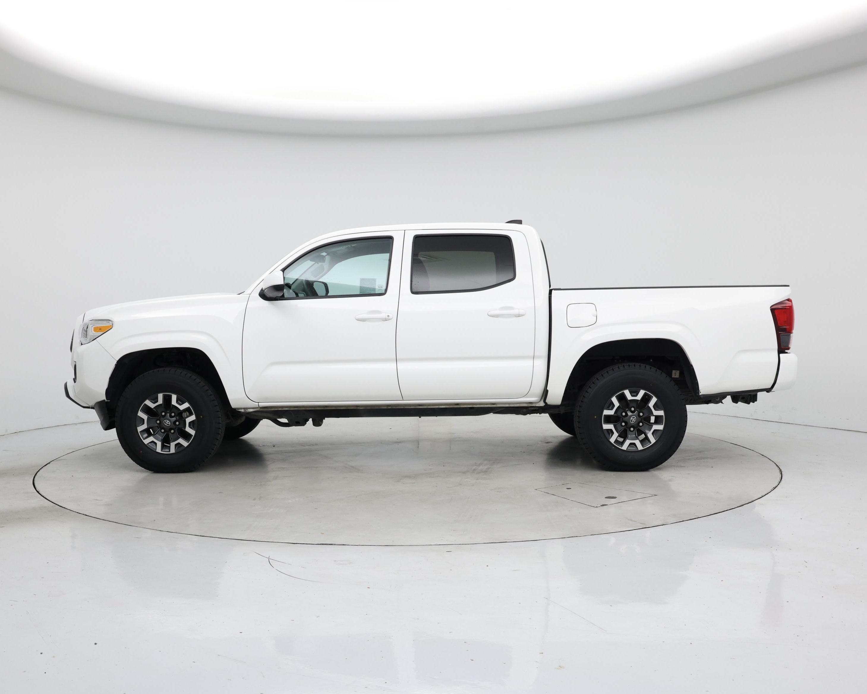 Thumbnail: 2022 Toyota Tacoma - 3