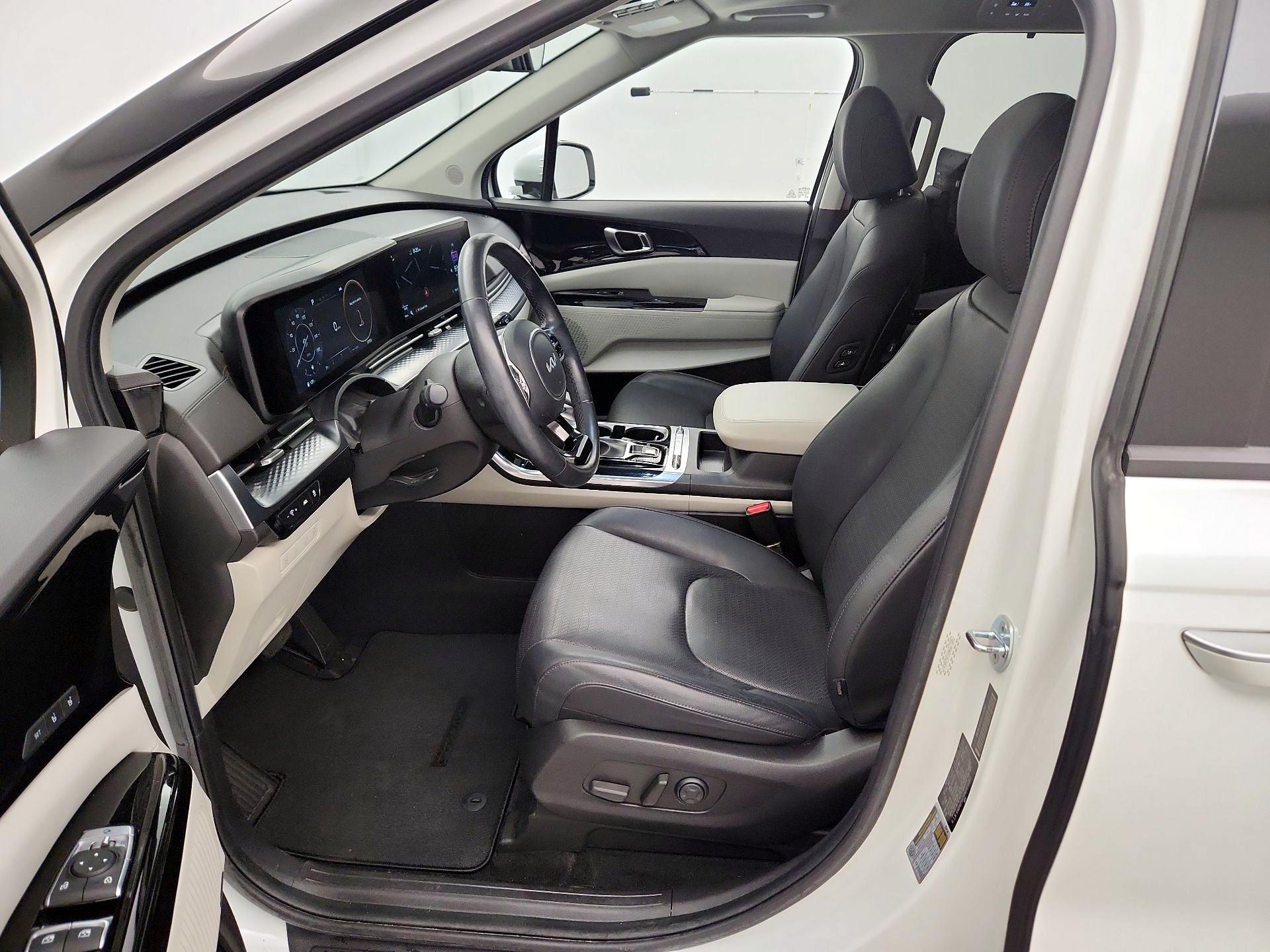 Thumbnail: 2022 Kia Carnival - 11