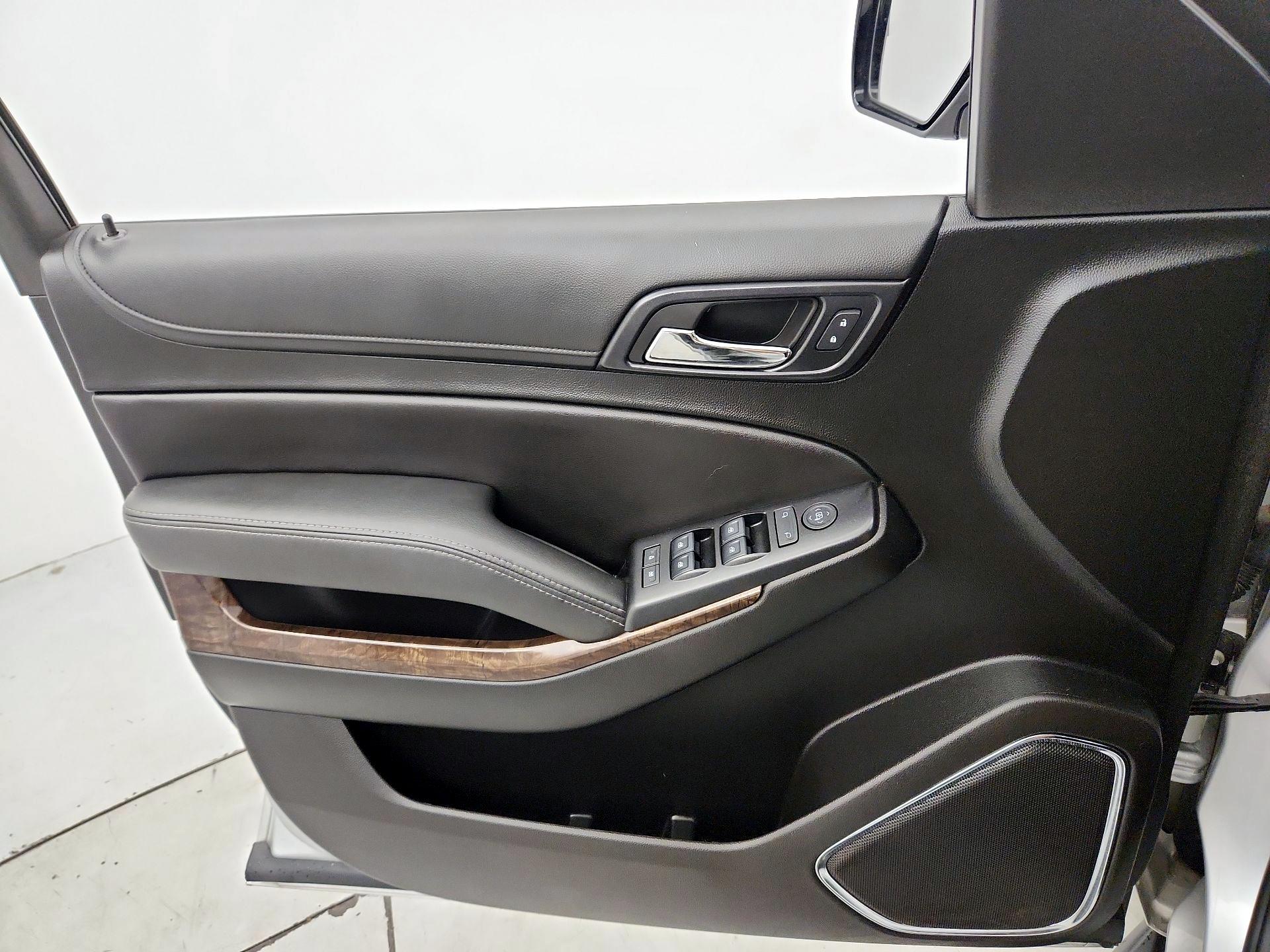 Thumbnail: 2019 Chevrolet Suburban - 12