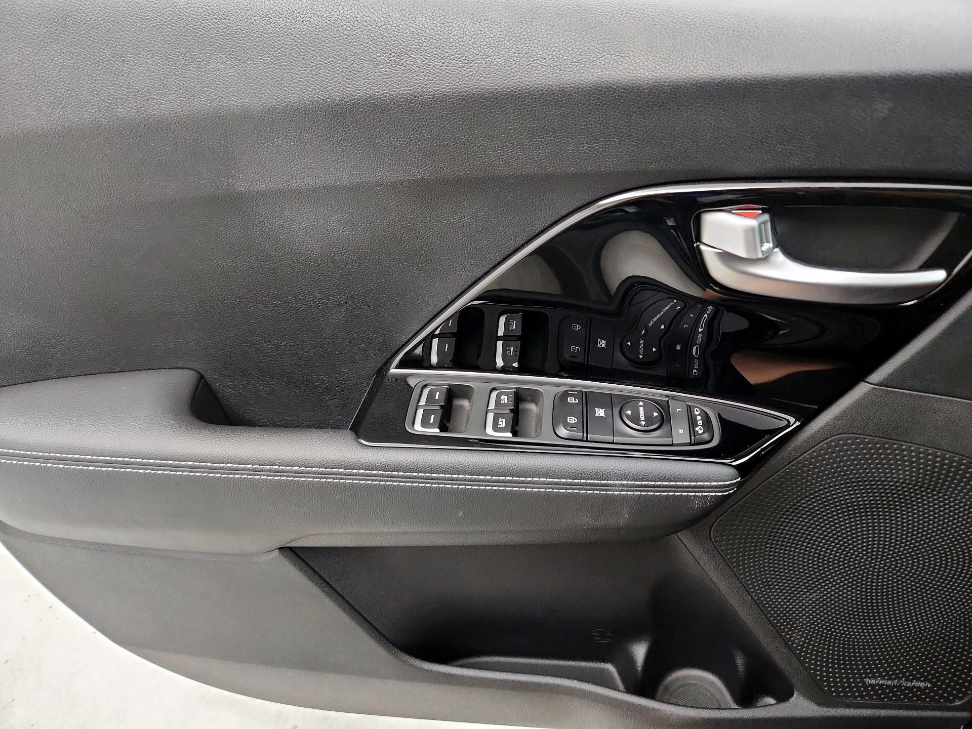 Thumbnail: 2022 Kia Niro - 12