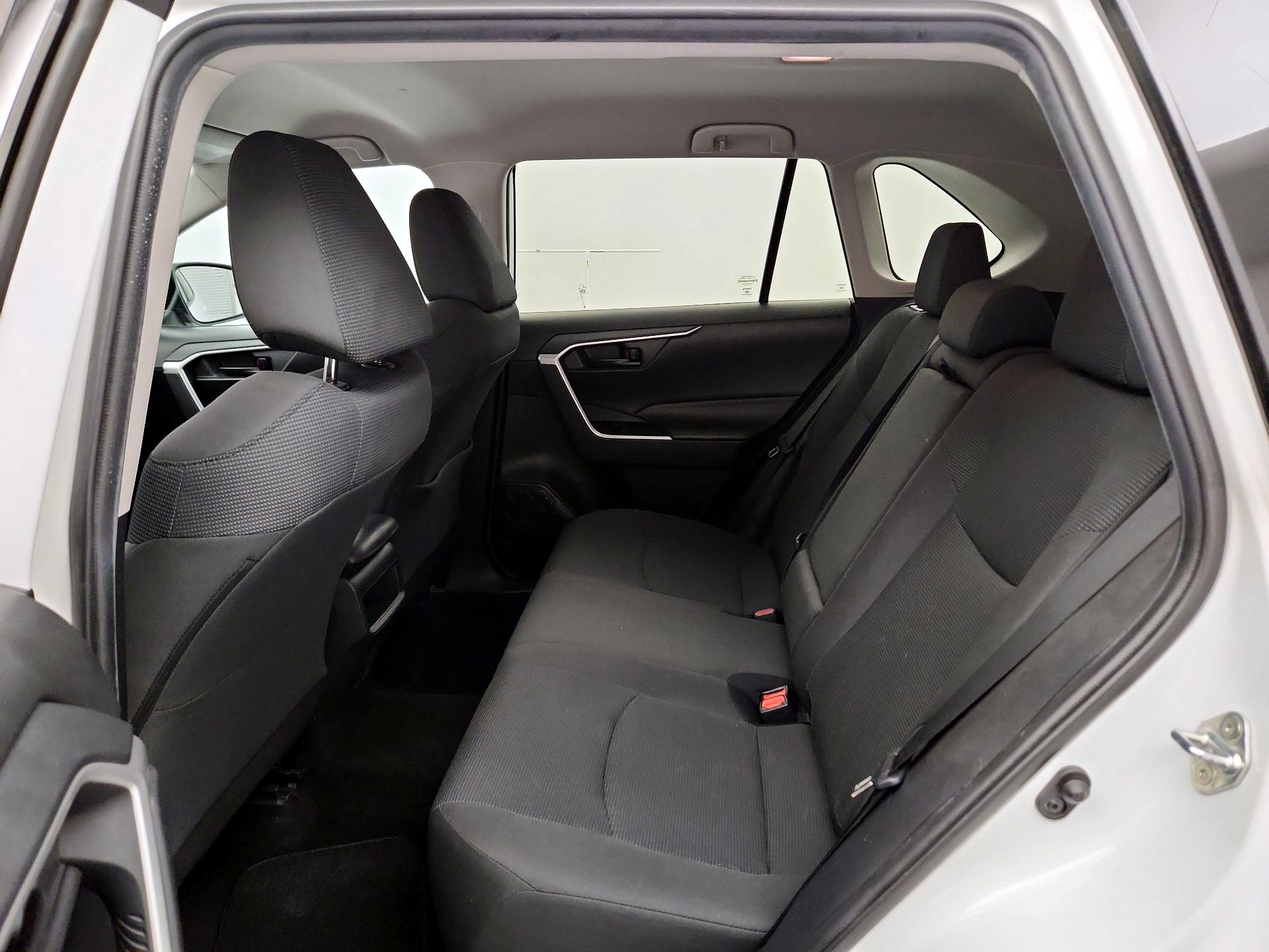 Thumbnail: 2020 Toyota RAV4 - 18