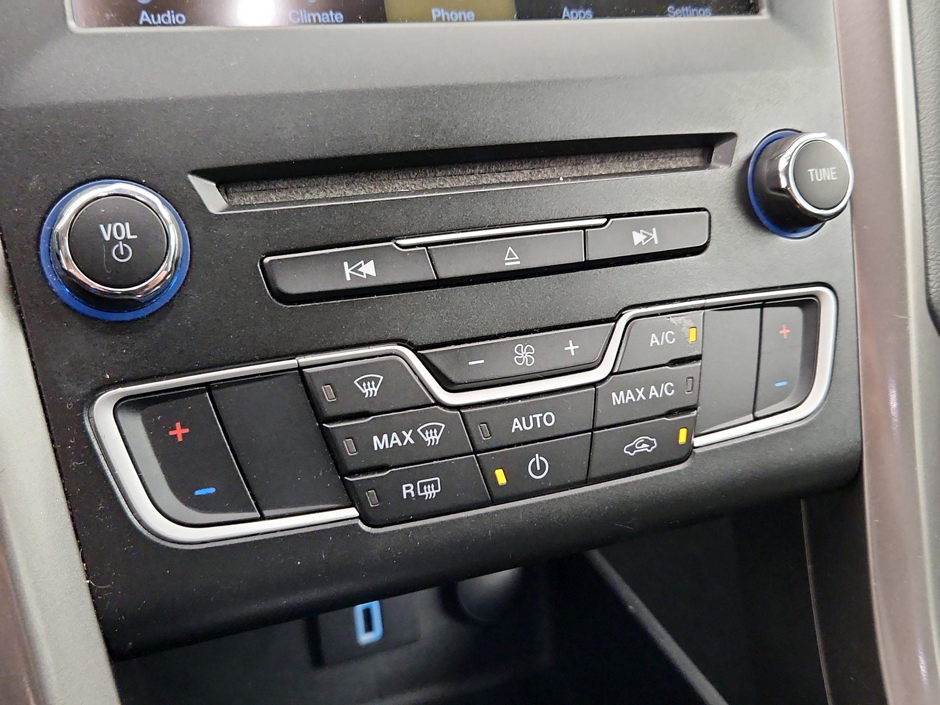 Thumbnail: 2018 Ford Fusion - 16