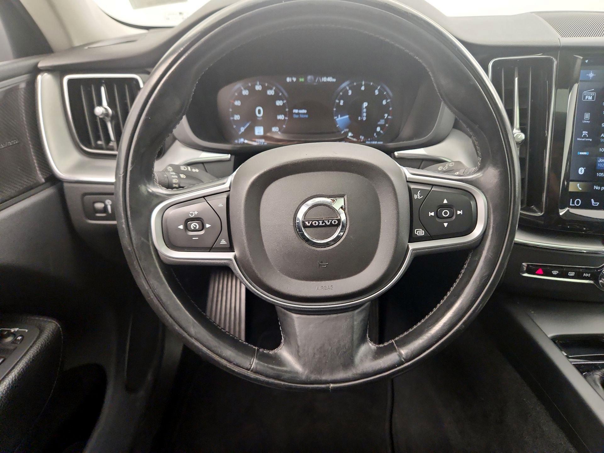 Thumbnail: 2019 Volvo XC60 - 10
