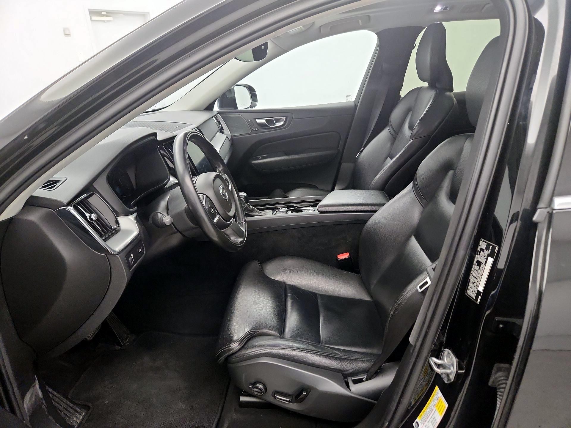 Thumbnail: 2019 Volvo XC60 - 11