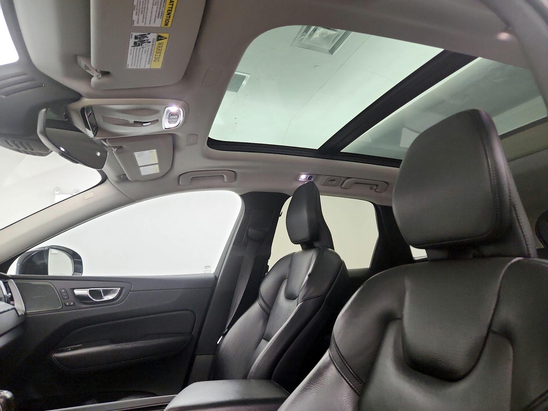 Thumbnail: 2019 Volvo XC60 - 19