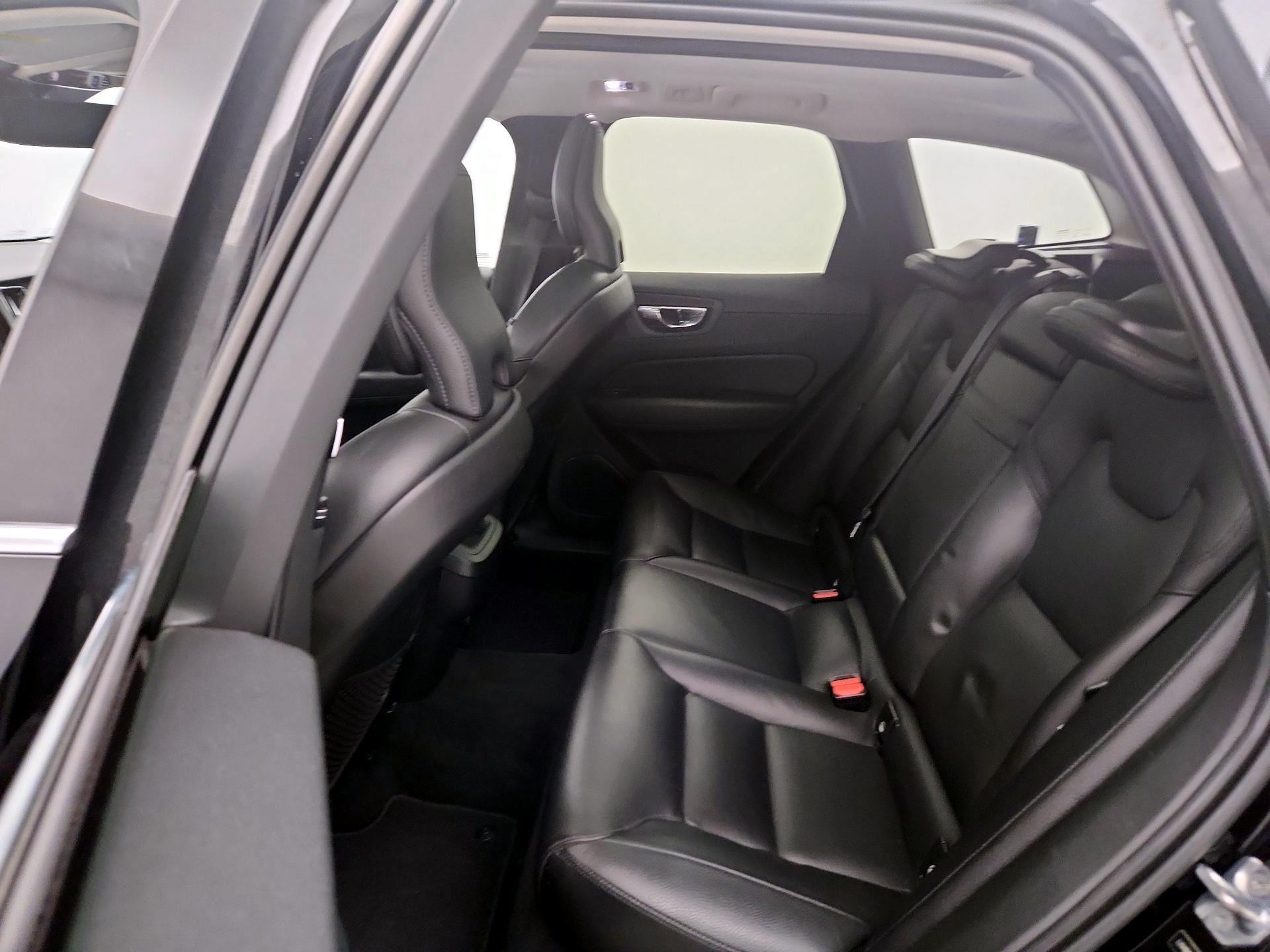 Thumbnail: 2019 Volvo XC60 - 20
