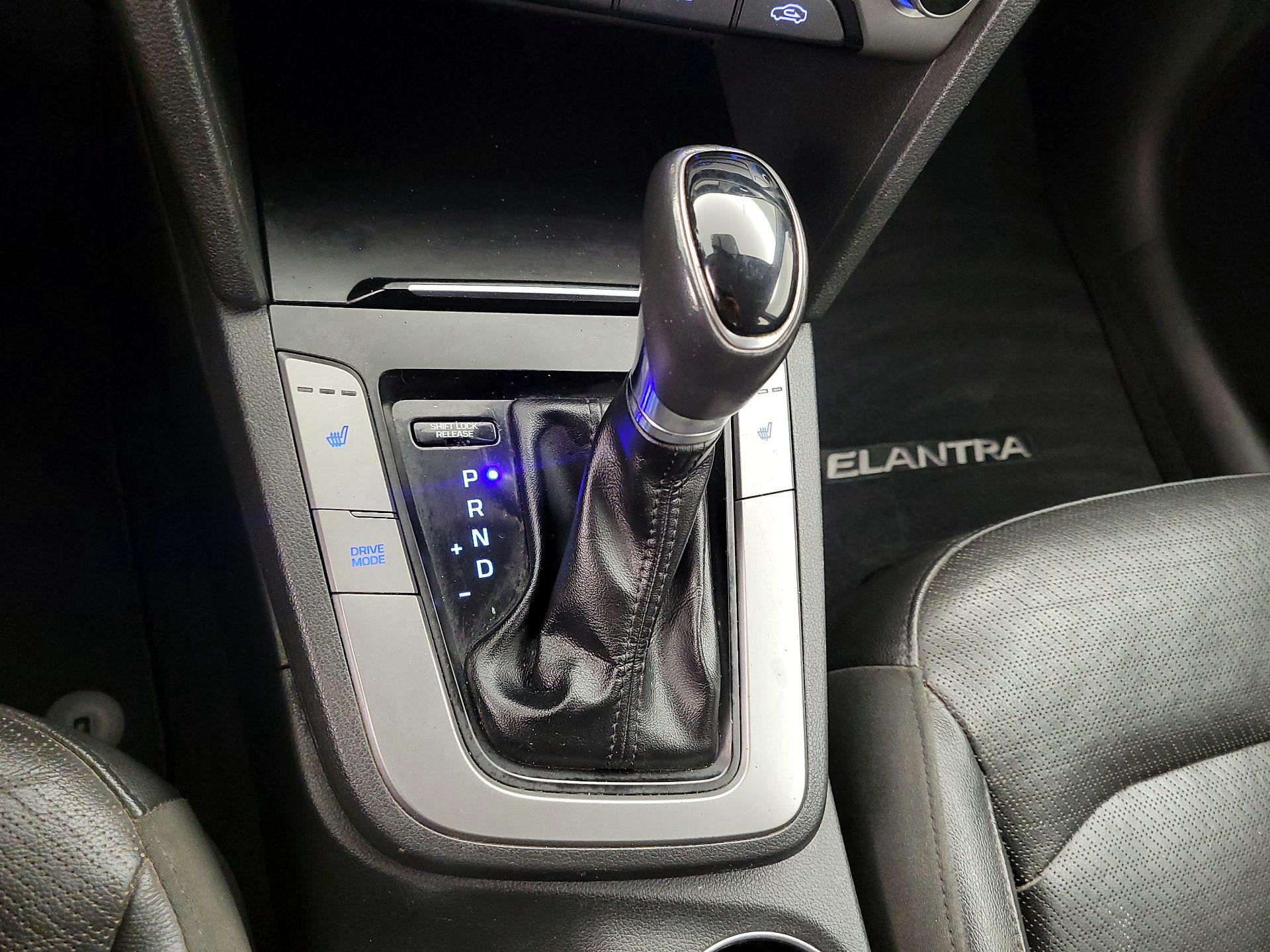 Thumbnail: 2017 Hyundai Elantra - 17
