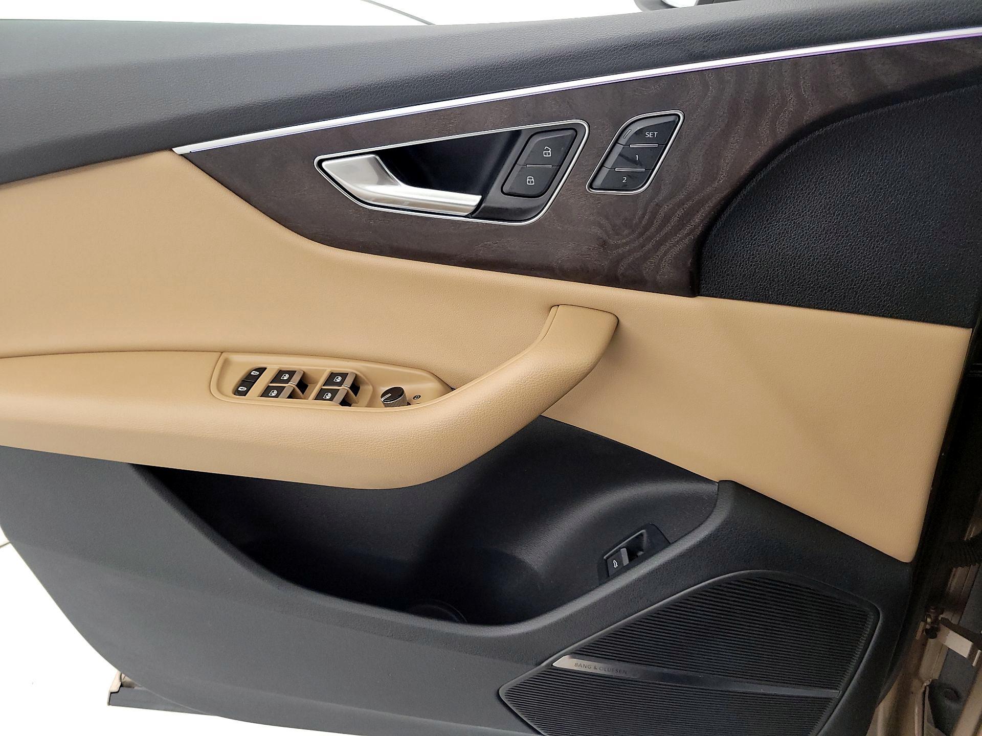 Thumbnail: 2019 Audi Q8 - 12
