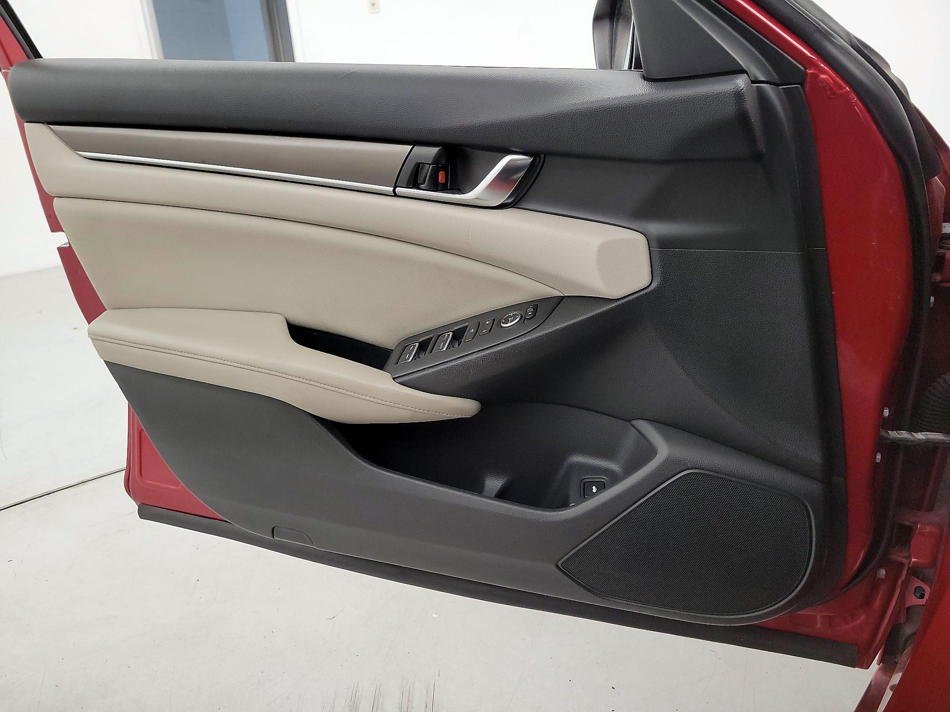 Thumbnail: 2018 Honda Accord - 12