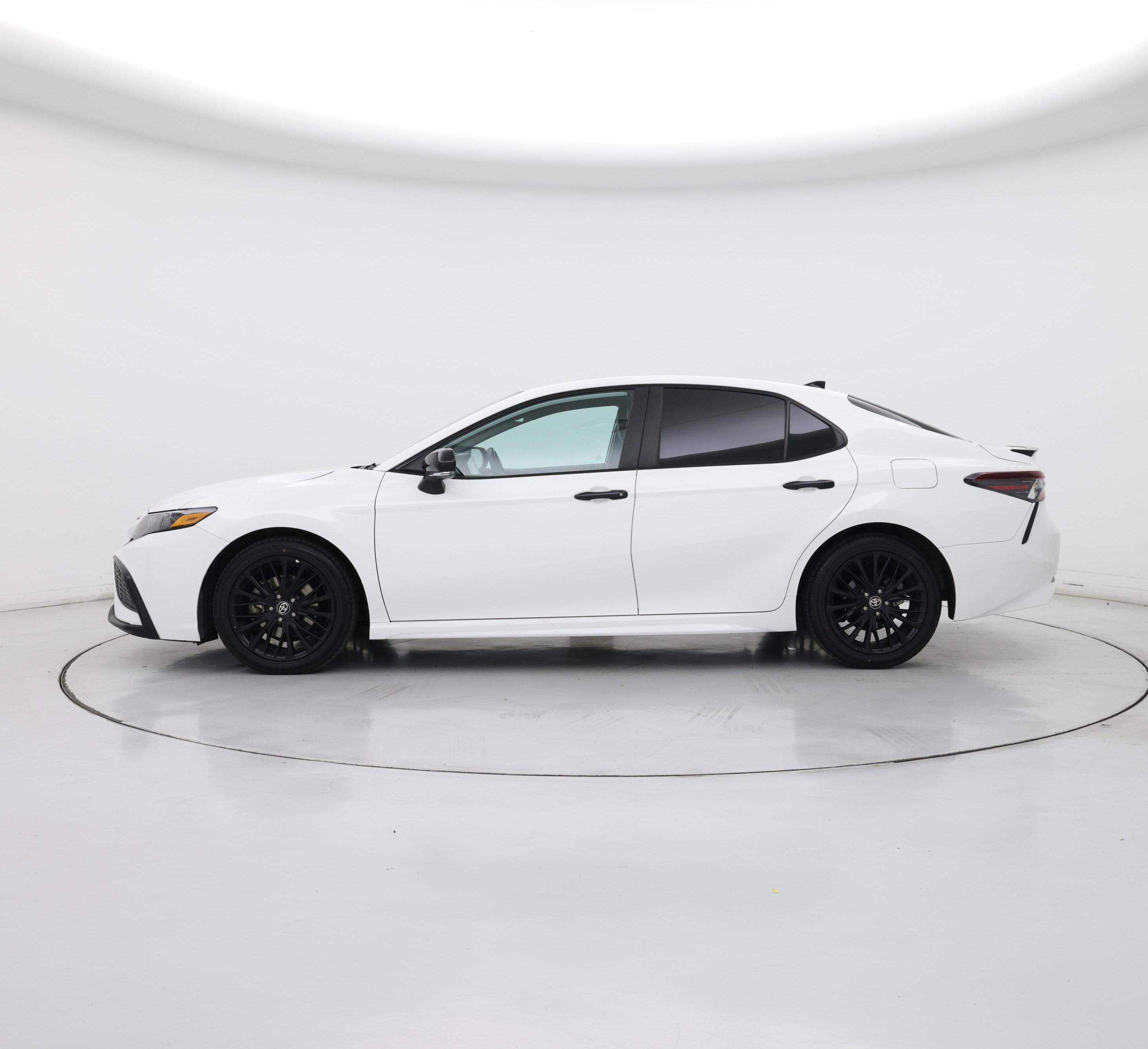 Thumbnail: 2022 Toyota Camry - 3
