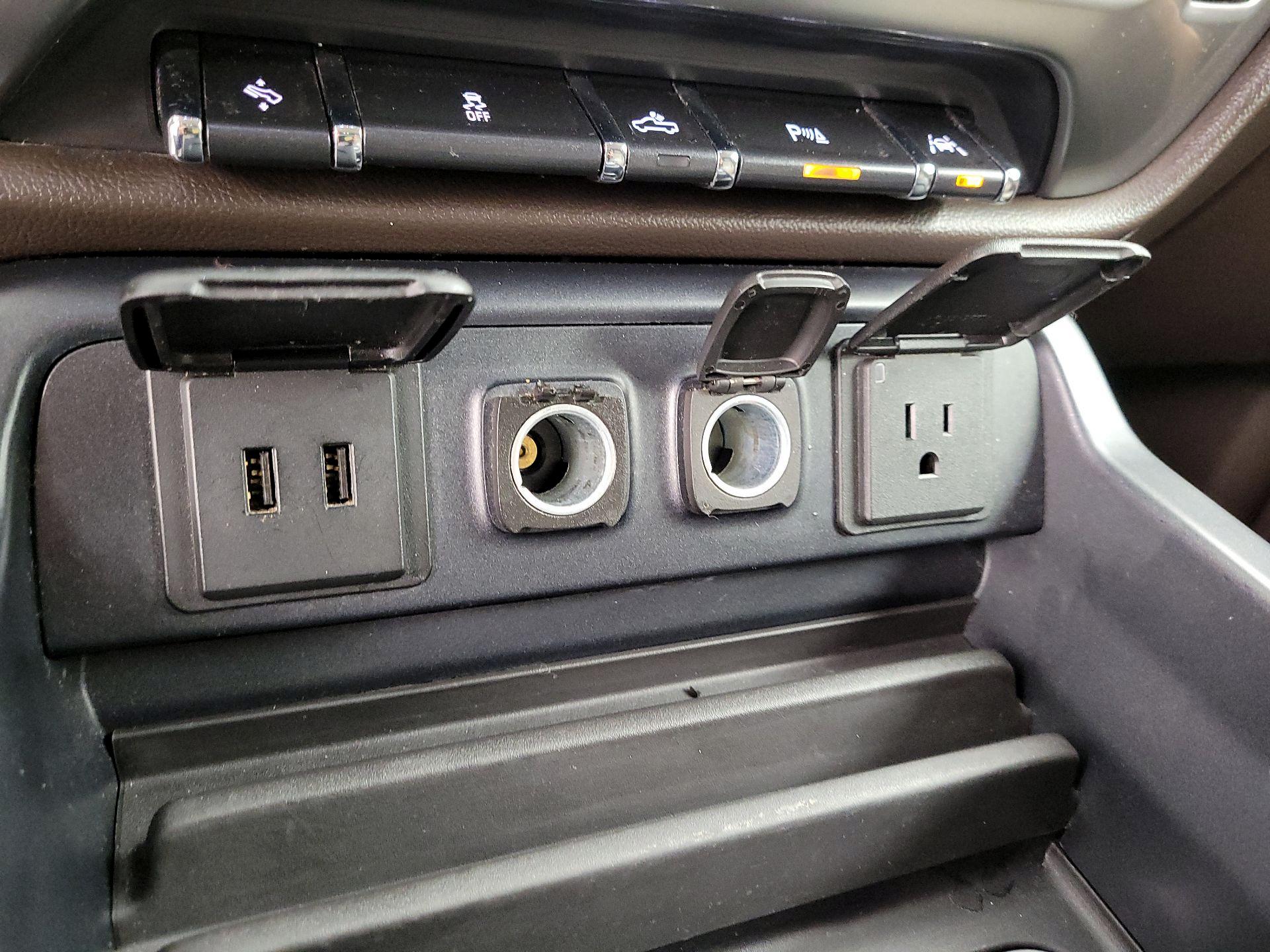 Thumbnail: 2016 Chevrolet Silverado 1500 - 19