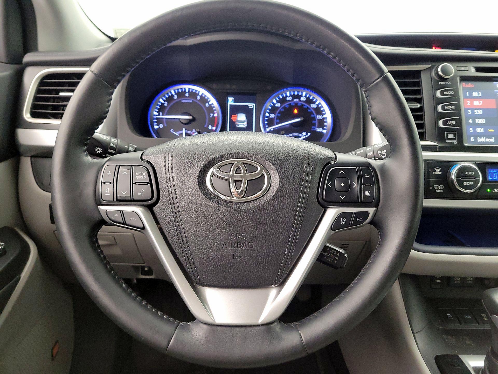Thumbnail: 2018 Toyota Highlander - 10