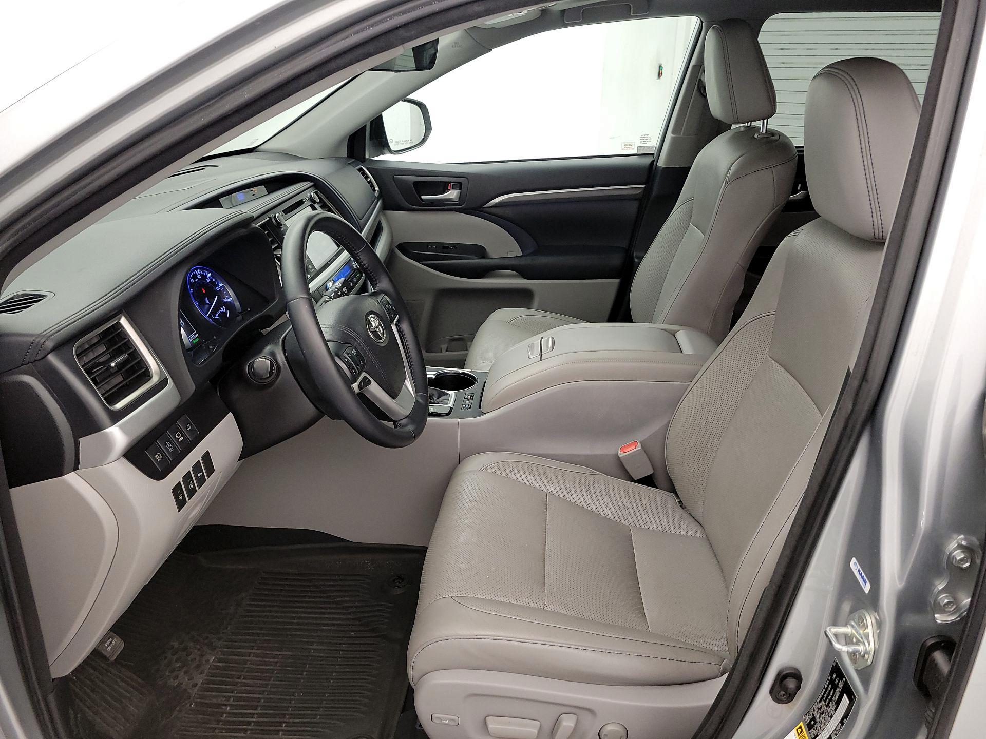 Thumbnail: 2018 Toyota Highlander - 11