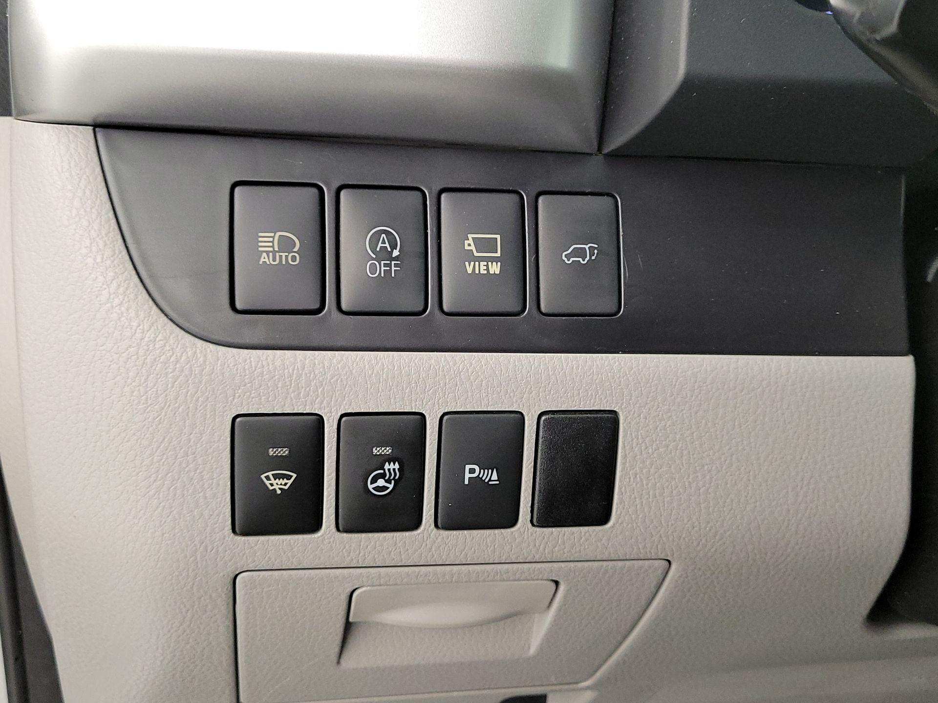 Thumbnail: 2018 Toyota Highlander - 13
