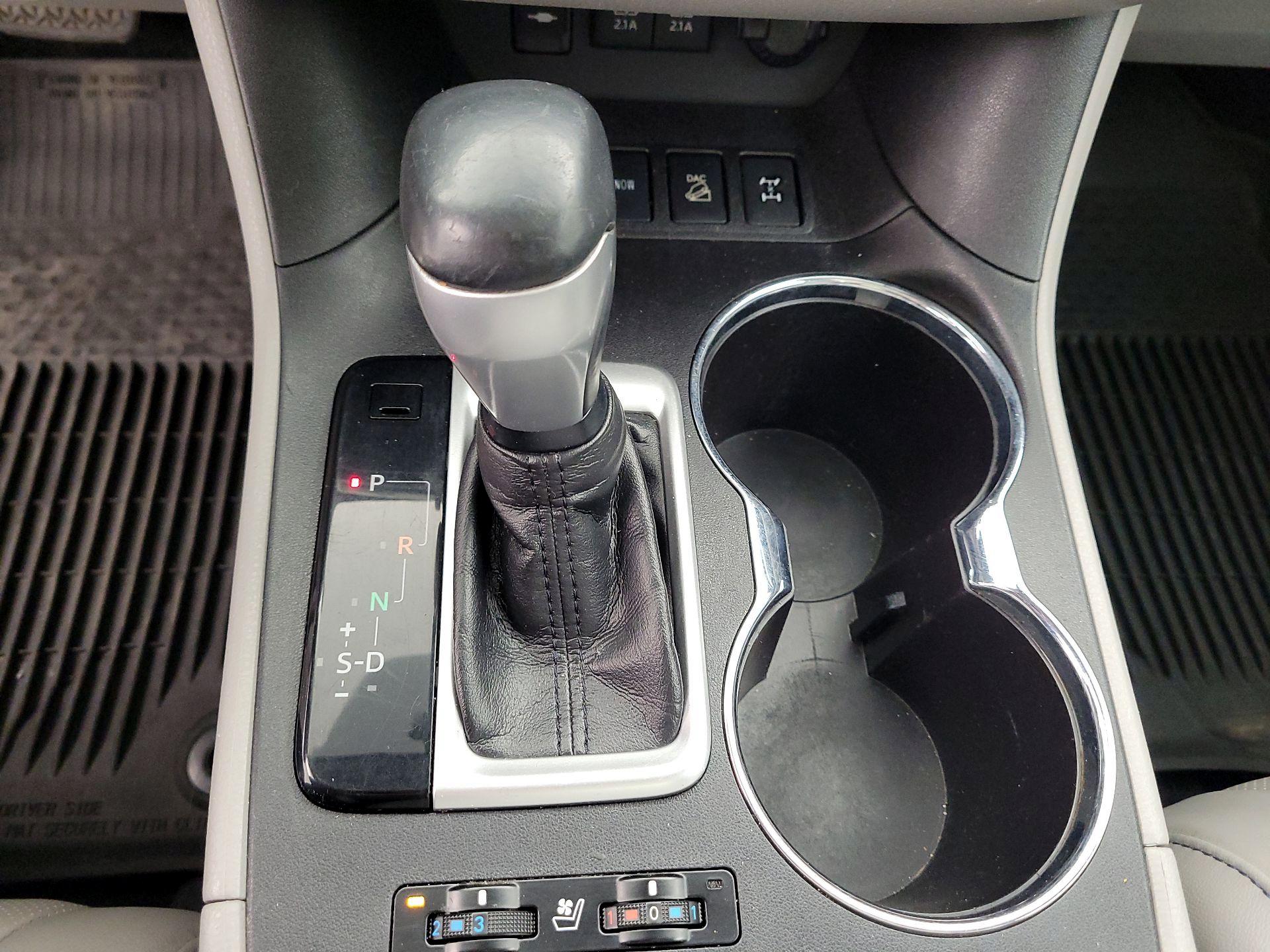 Thumbnail: 2018 Toyota Highlander - 17