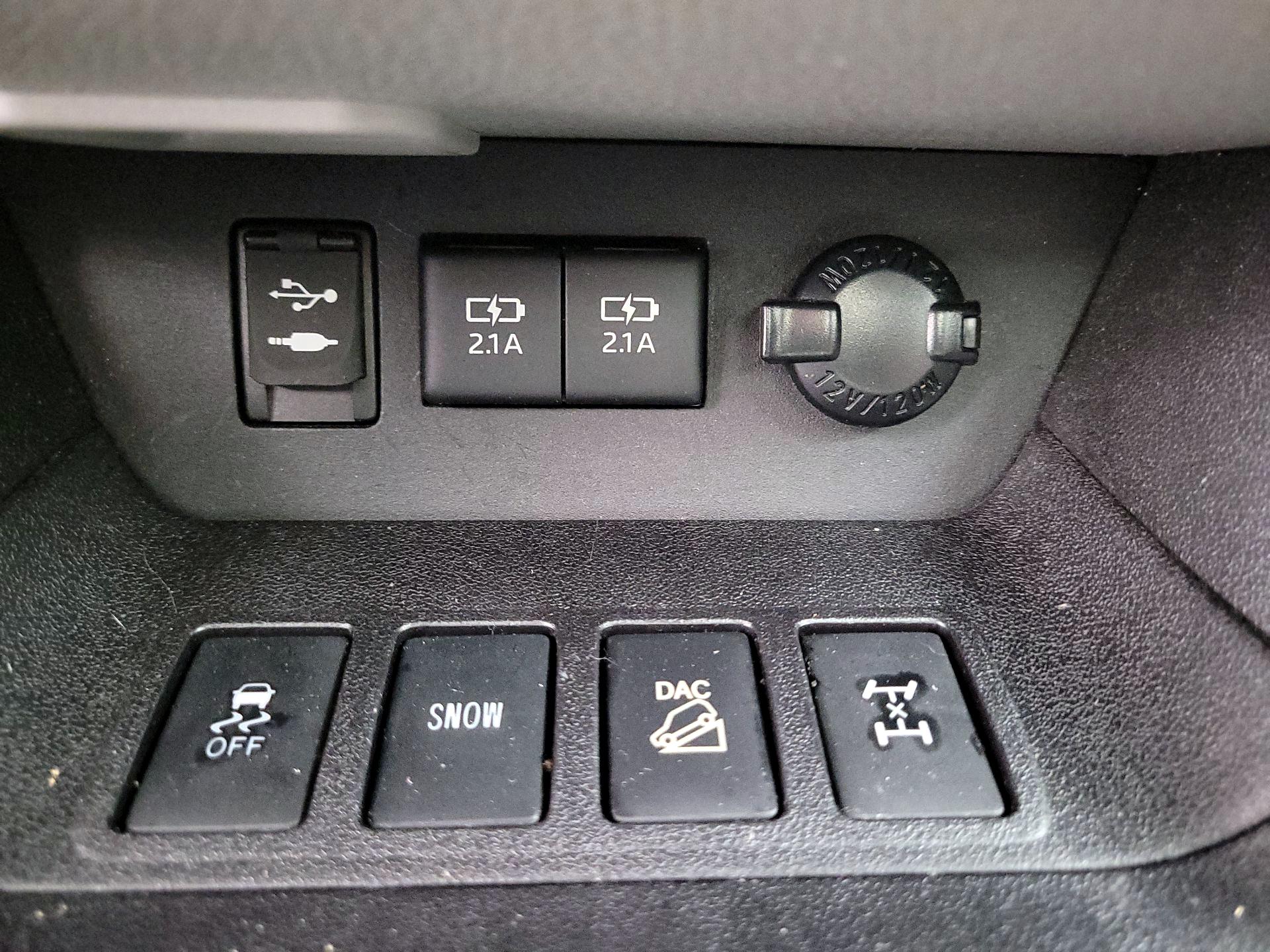 Thumbnail: 2018 Toyota Highlander - 18