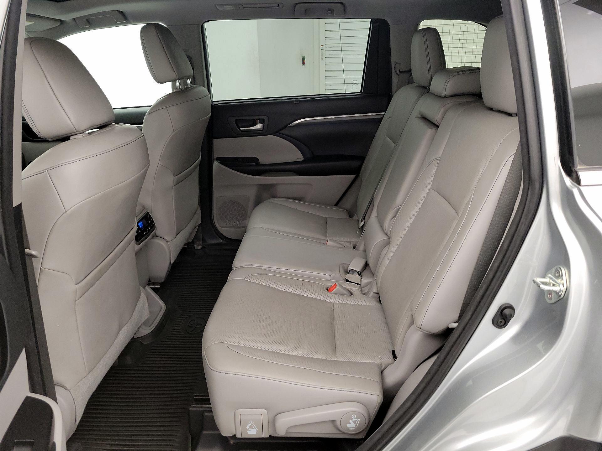Thumbnail: 2018 Toyota Highlander - 20