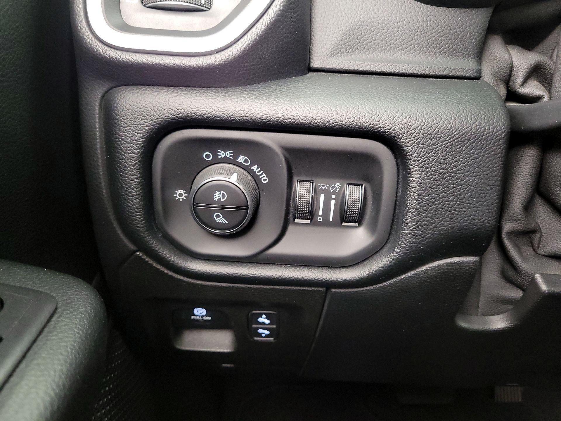 Thumbnail: 2019 RAM 1500 - 13