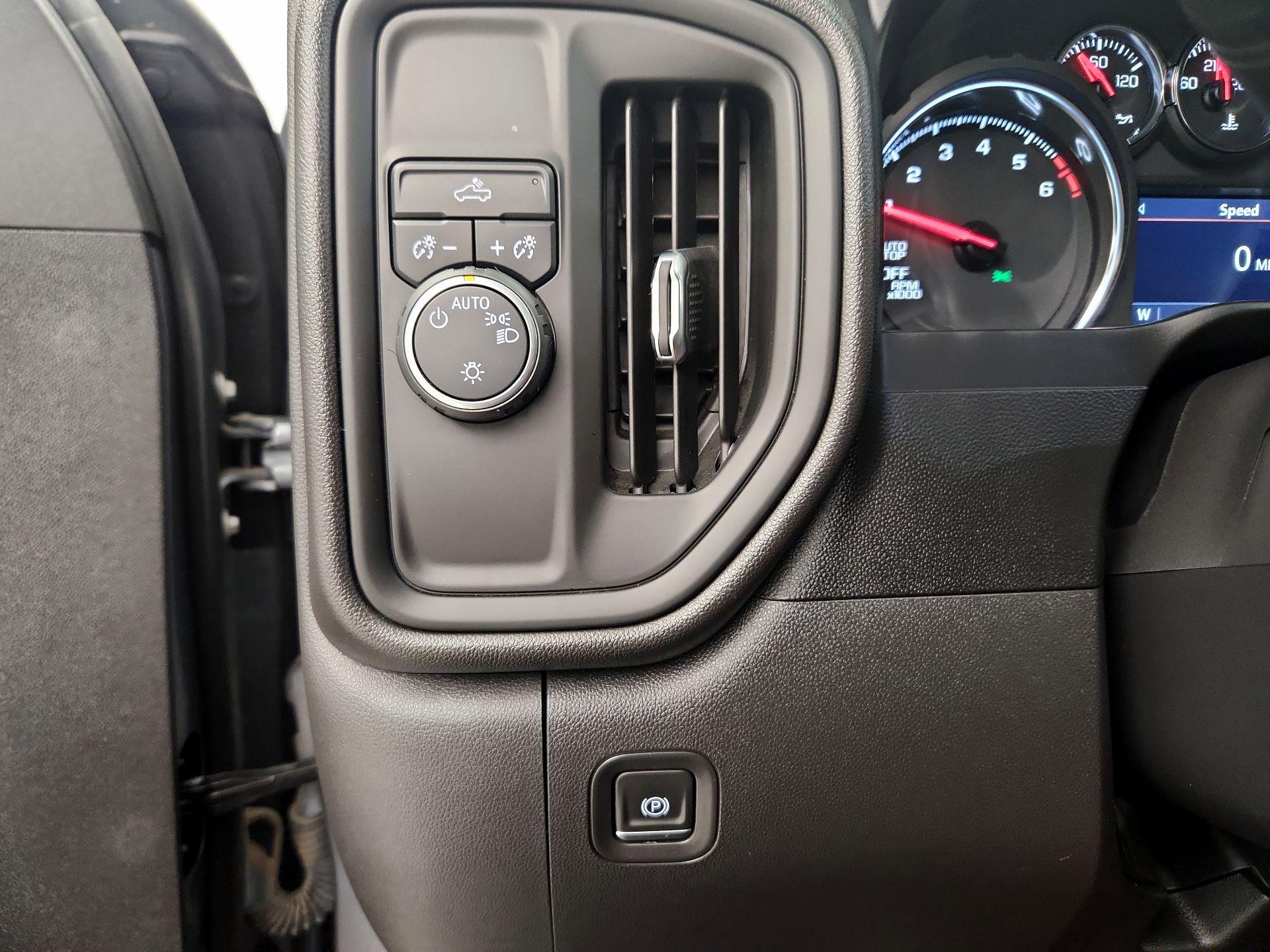 Thumbnail: 2021 Chevrolet Silverado 1500 - 13
