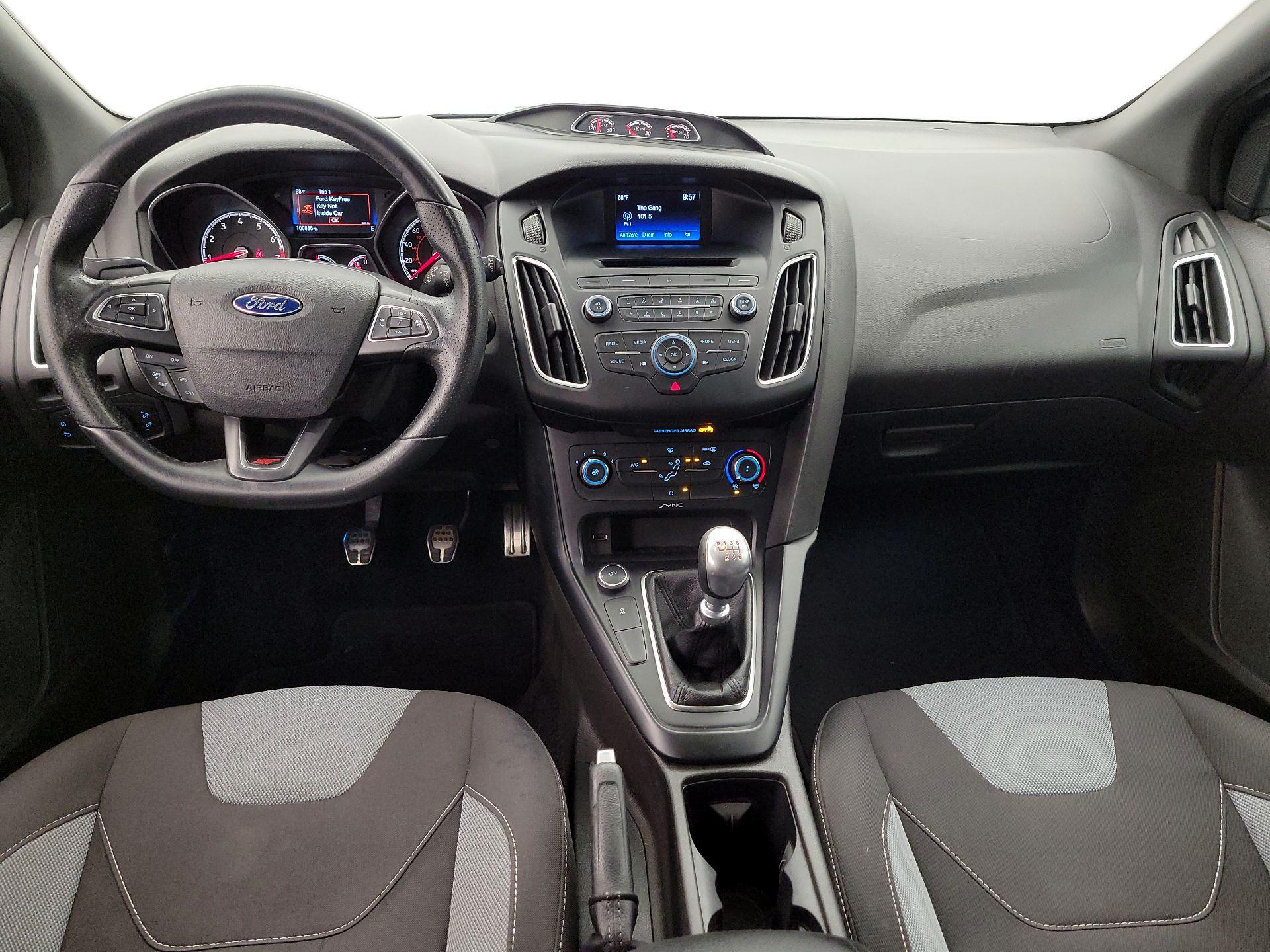 Thumbnail: 2016 Ford Focus - 9