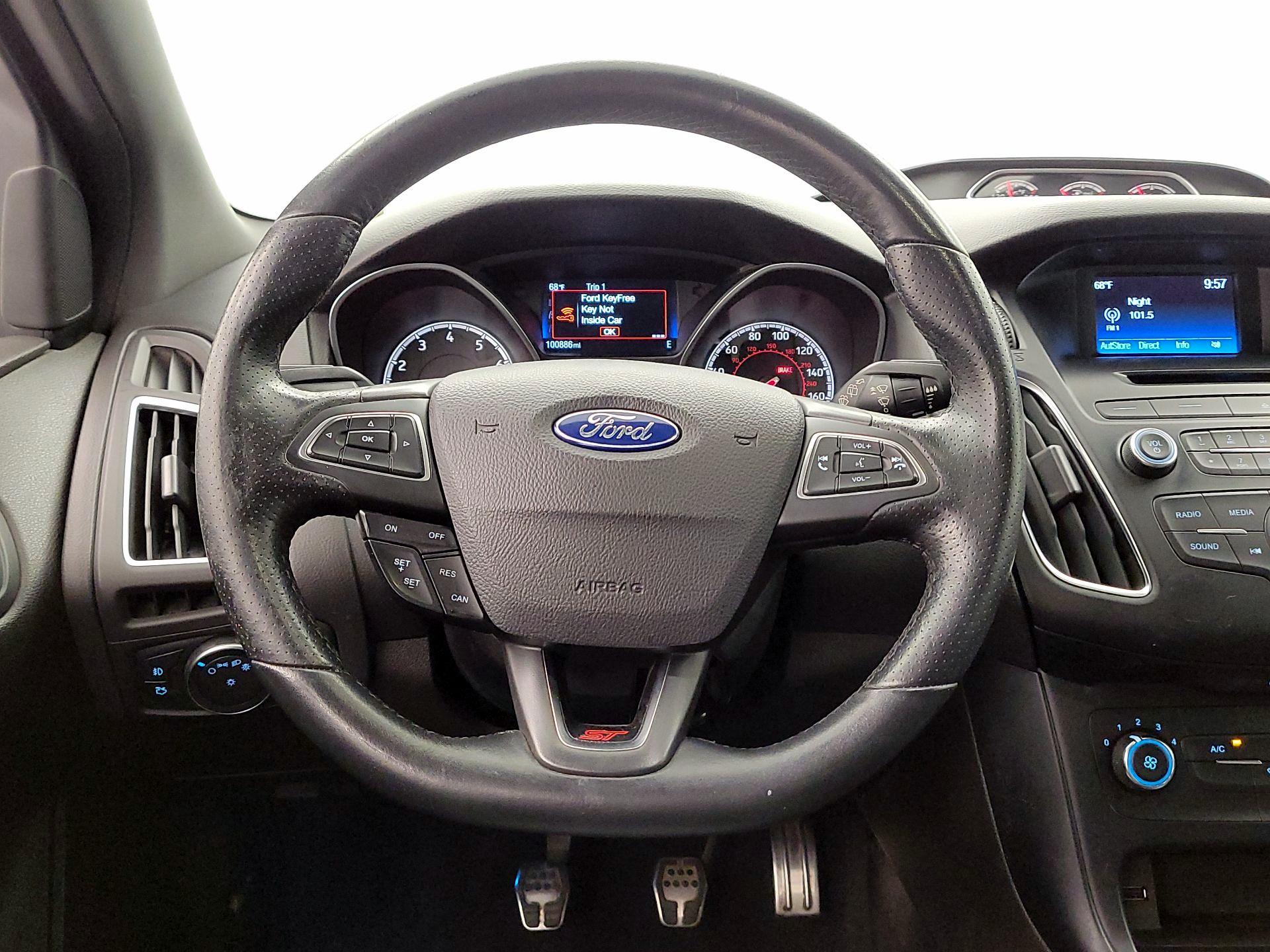 Thumbnail: 2016 Ford Focus - 10